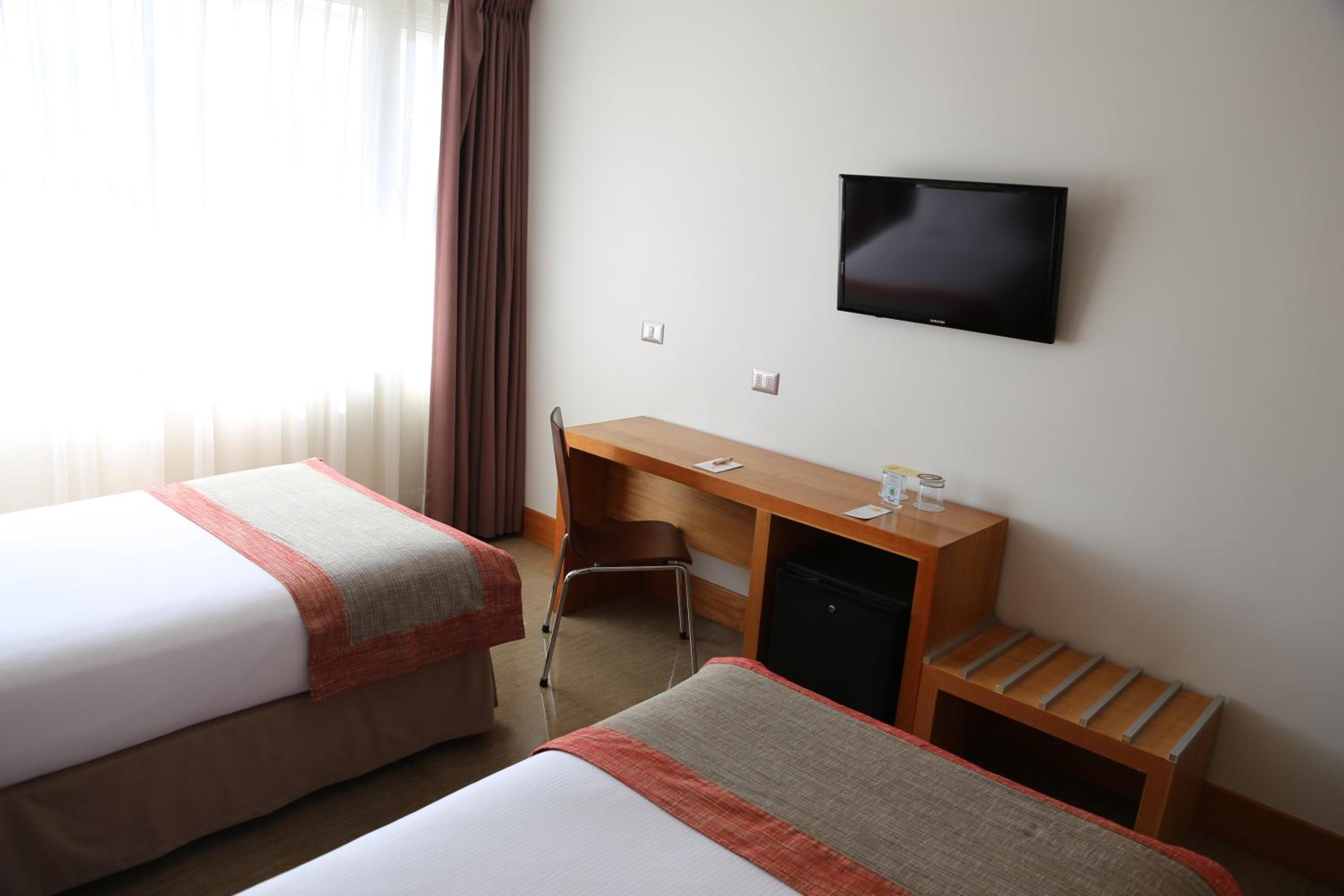 Standard Twin Room photo 2