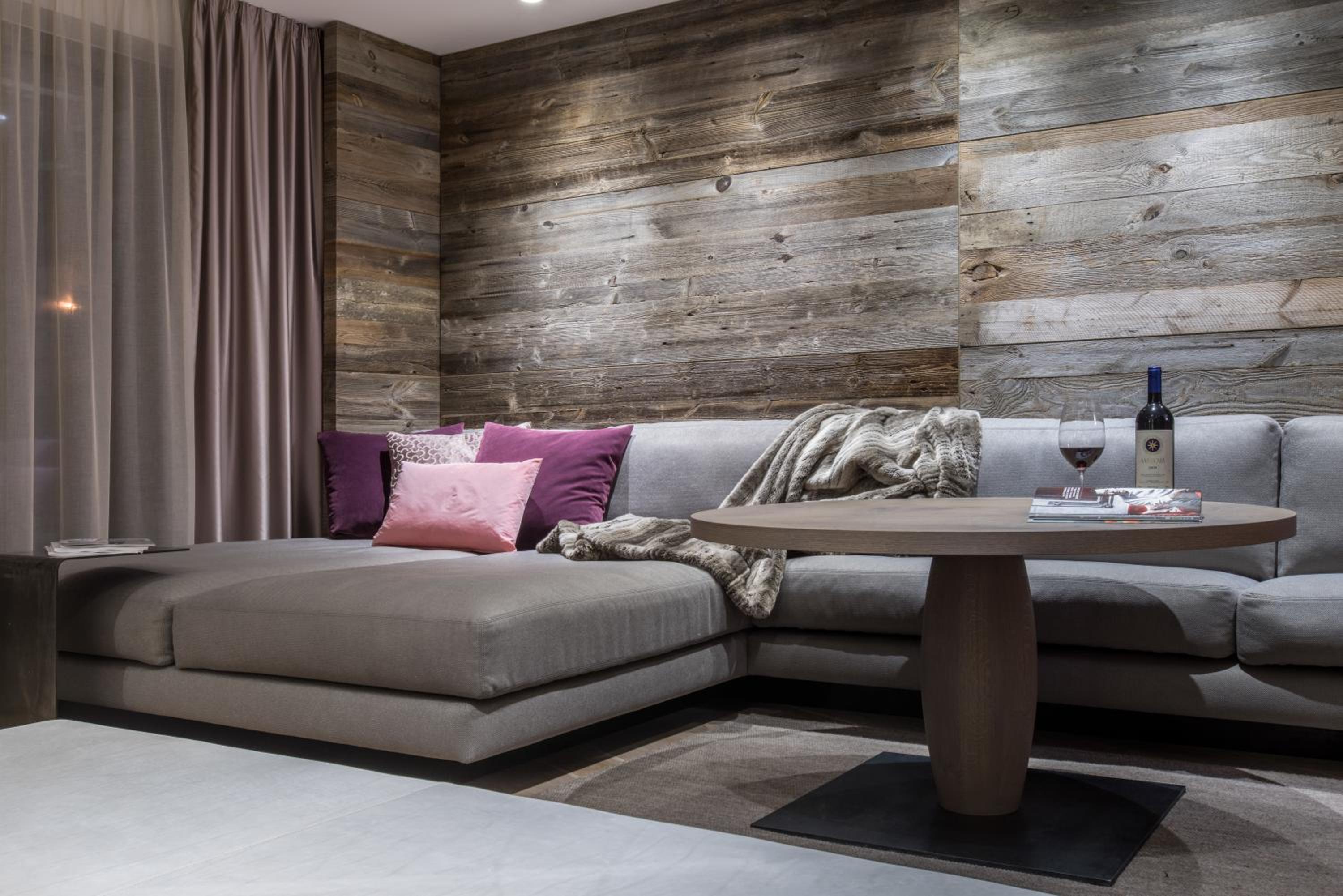 Superior King Room - breakfast only - Snowbombing Special photo 2