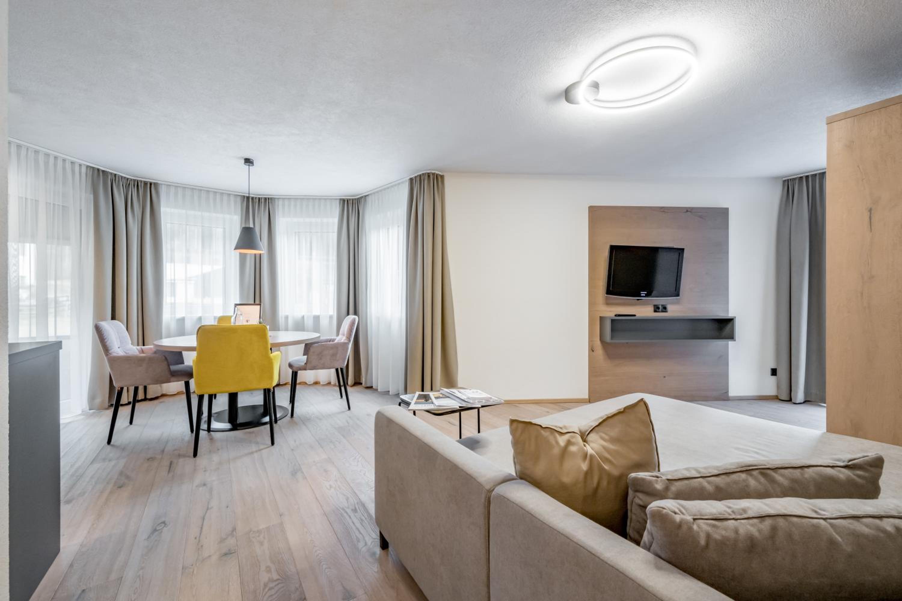 Apartment with Balcony - Photo 1
