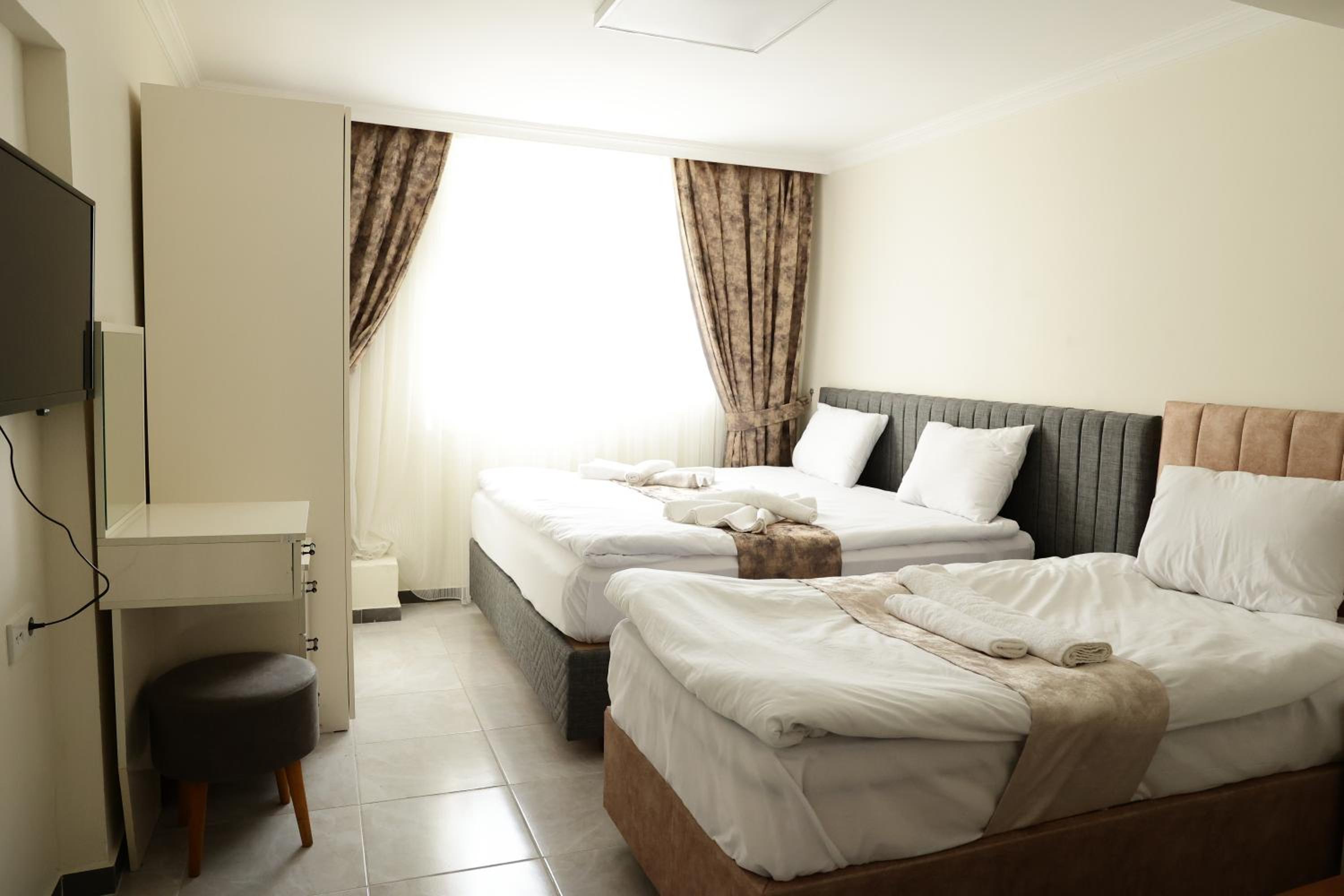 Basic Triple Room photo 1