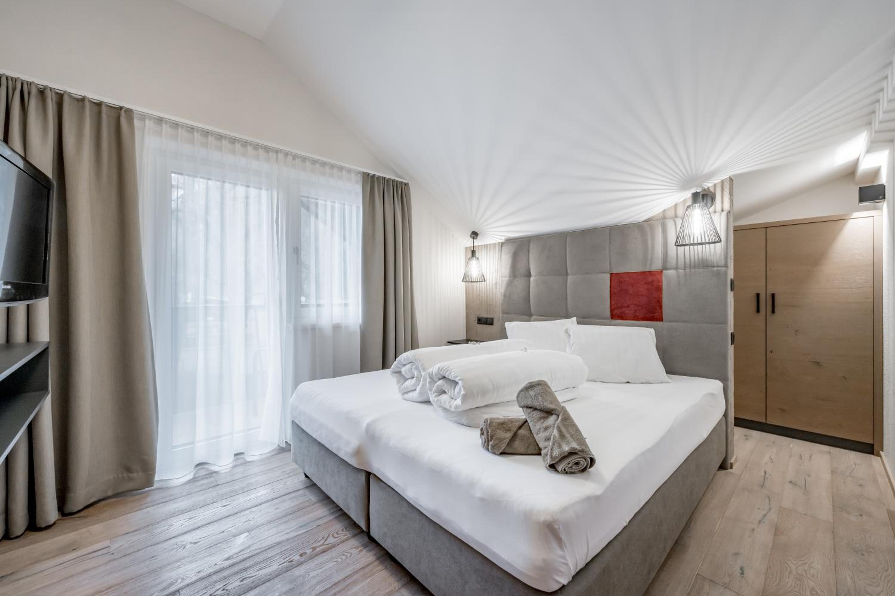 Two-Bedroom Apartment - Photo 4