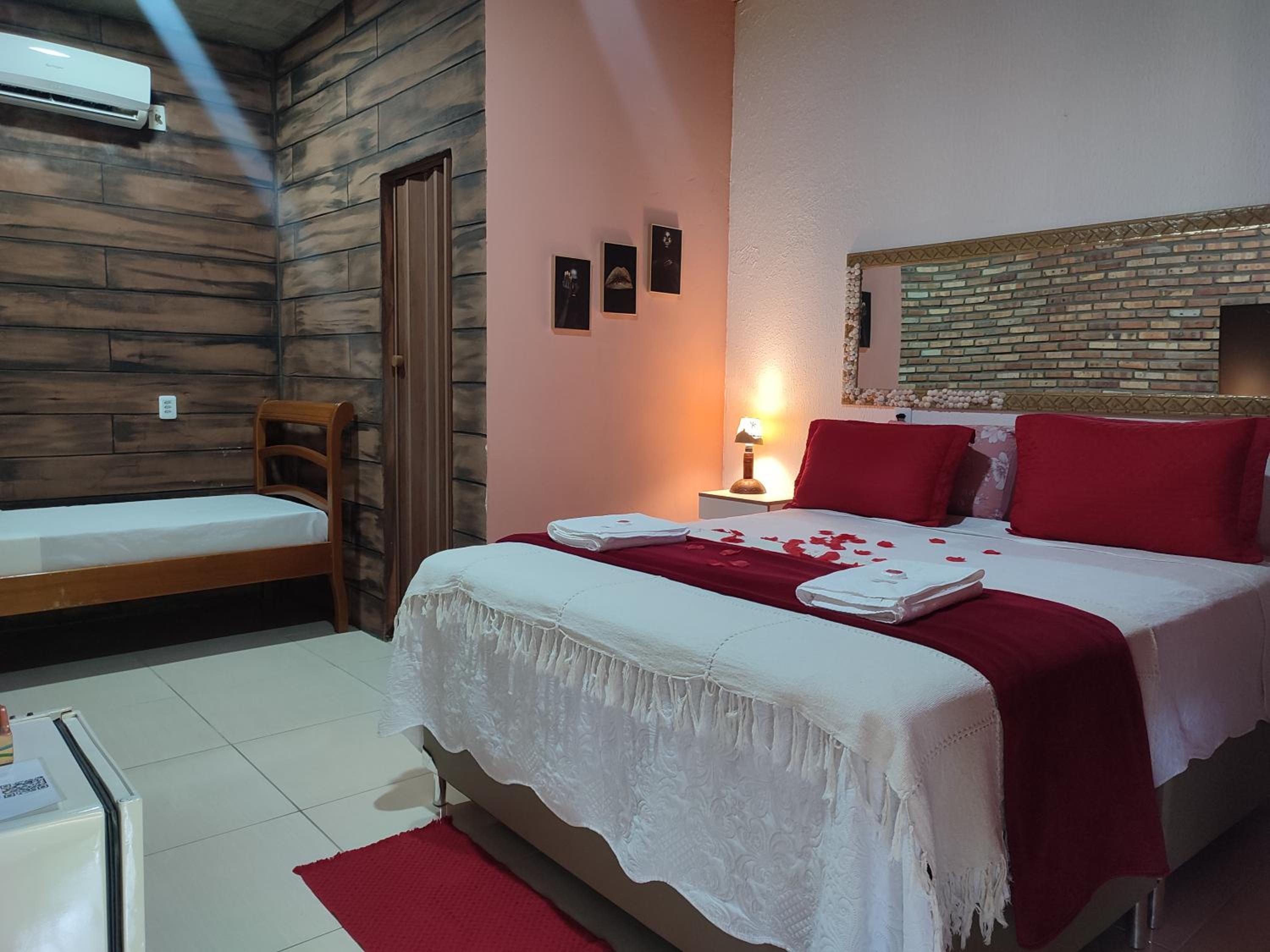 Quadruple Room with Lake View - Photo 1