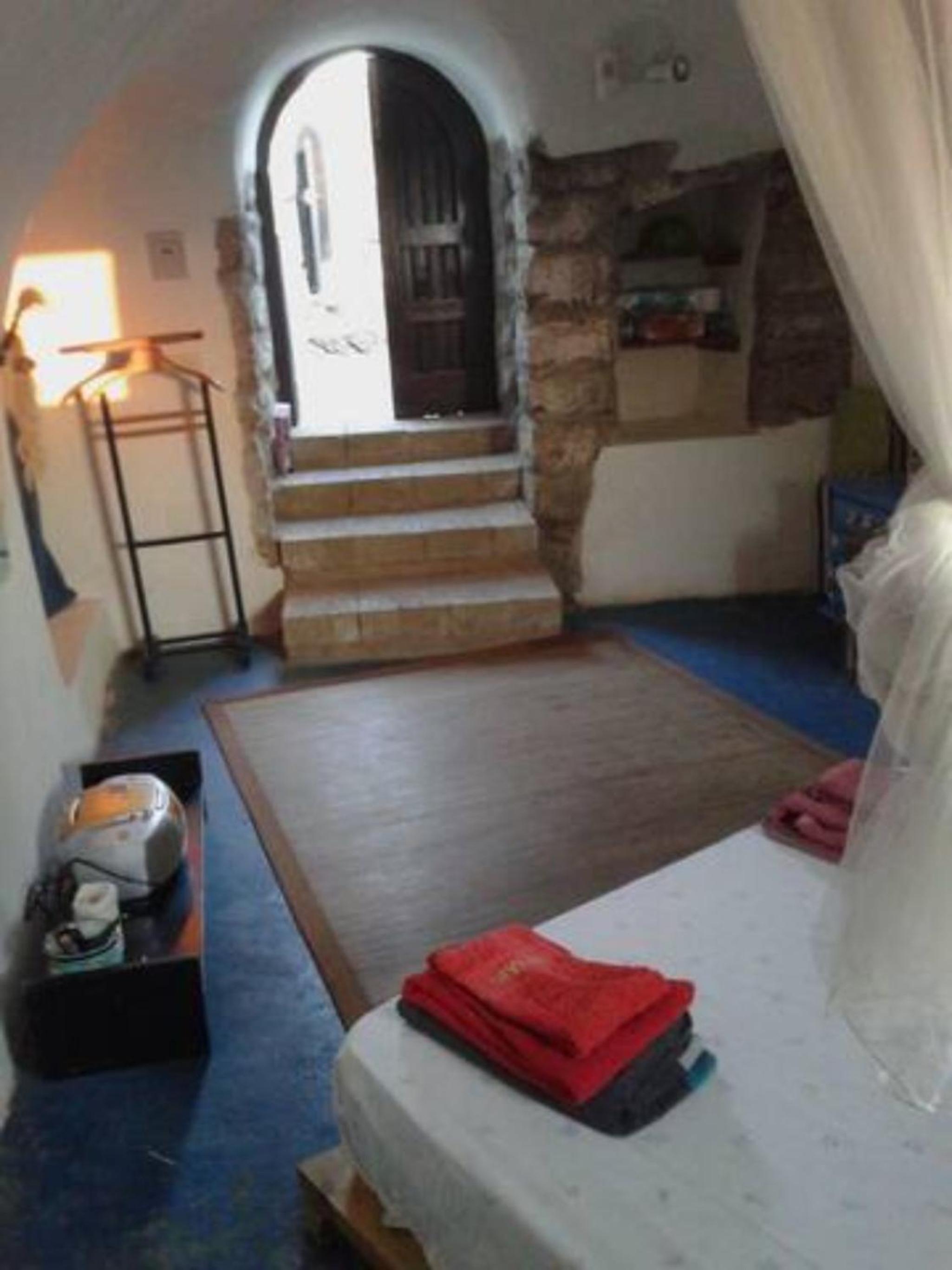 Three-Bedroom House photo 3