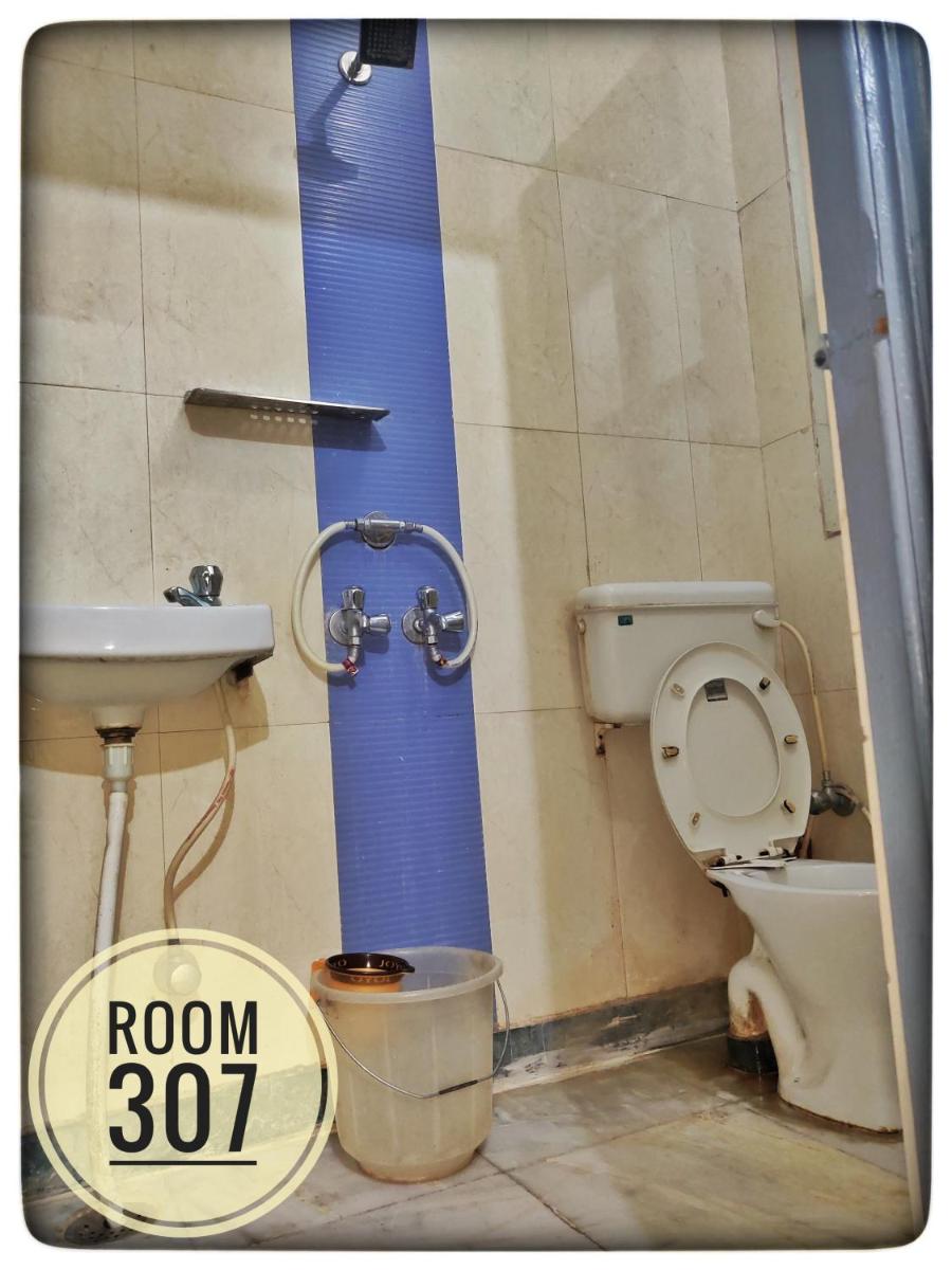 Budget Double Room - Photo 8