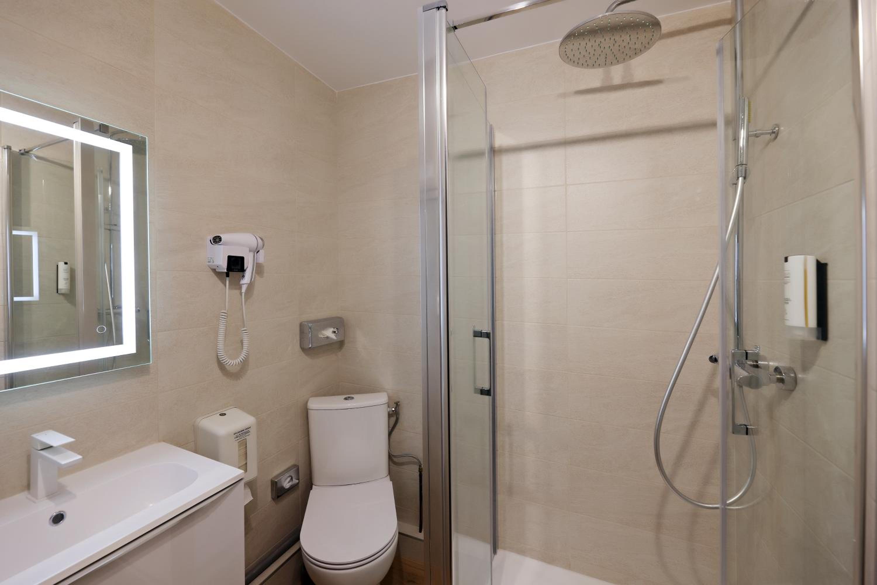 Standard Double Room - Photo 3