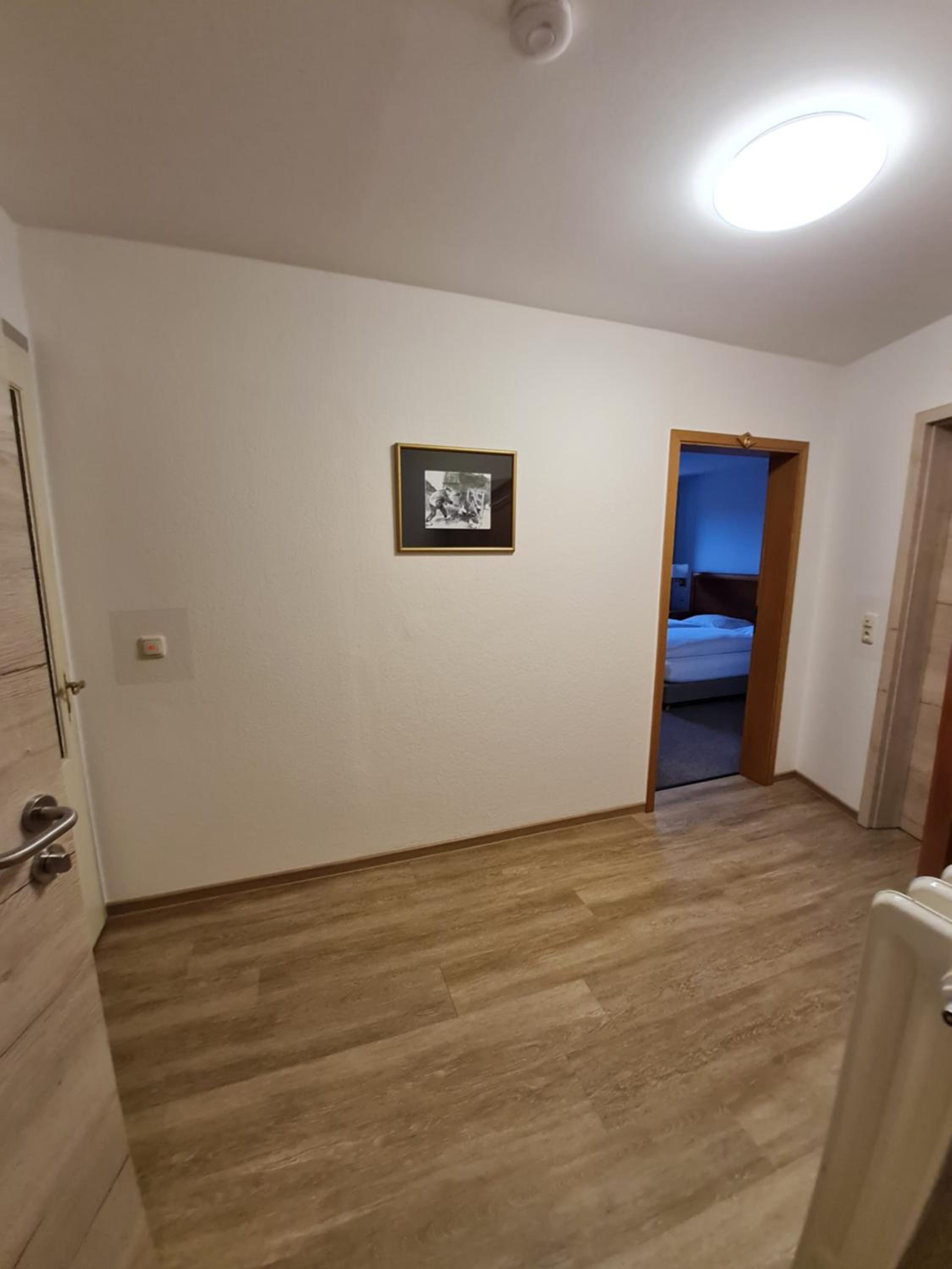 Double Room with Private External Bathroom - Photo 7