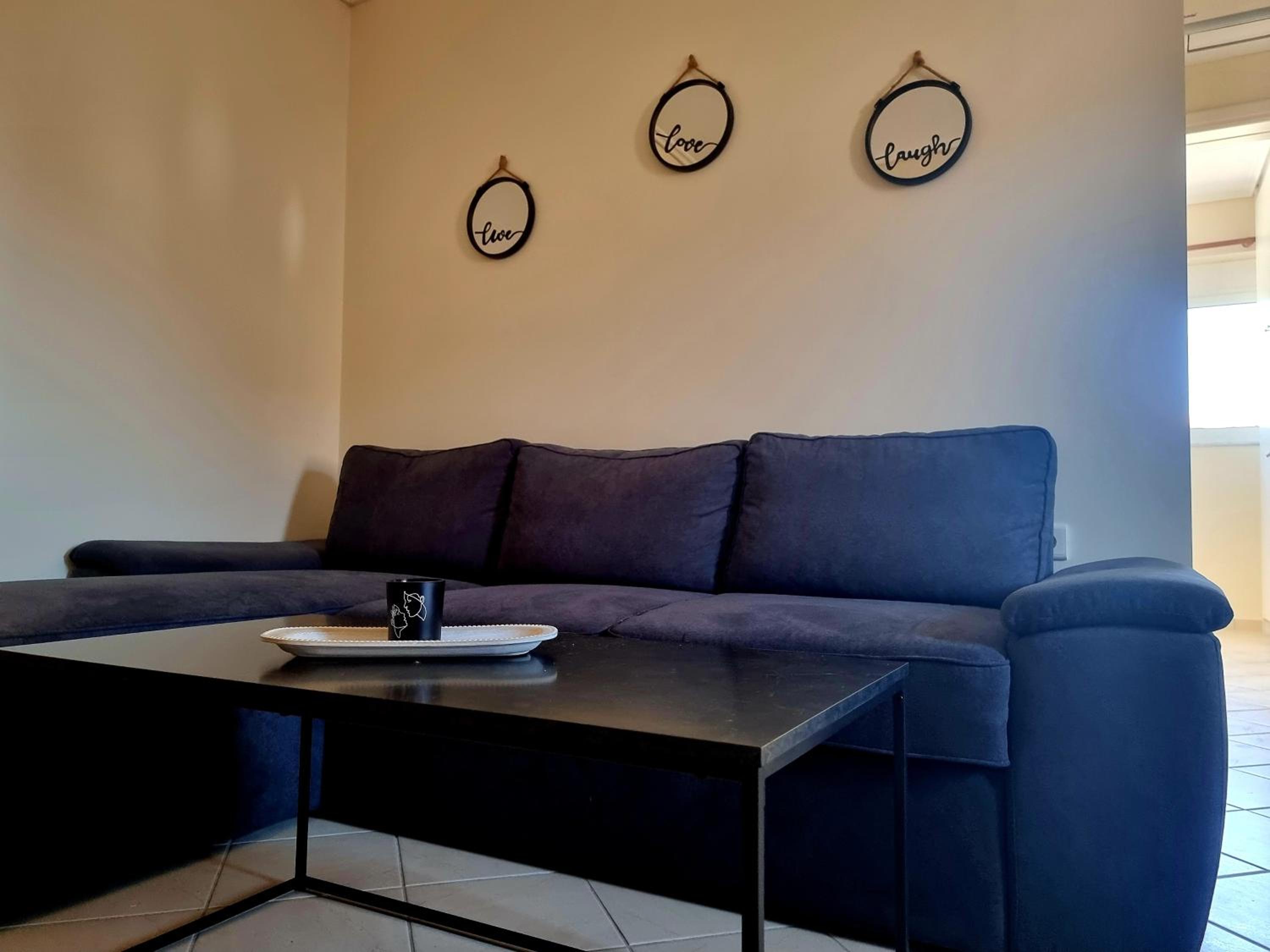 One-Bedroom Apartment photo 2