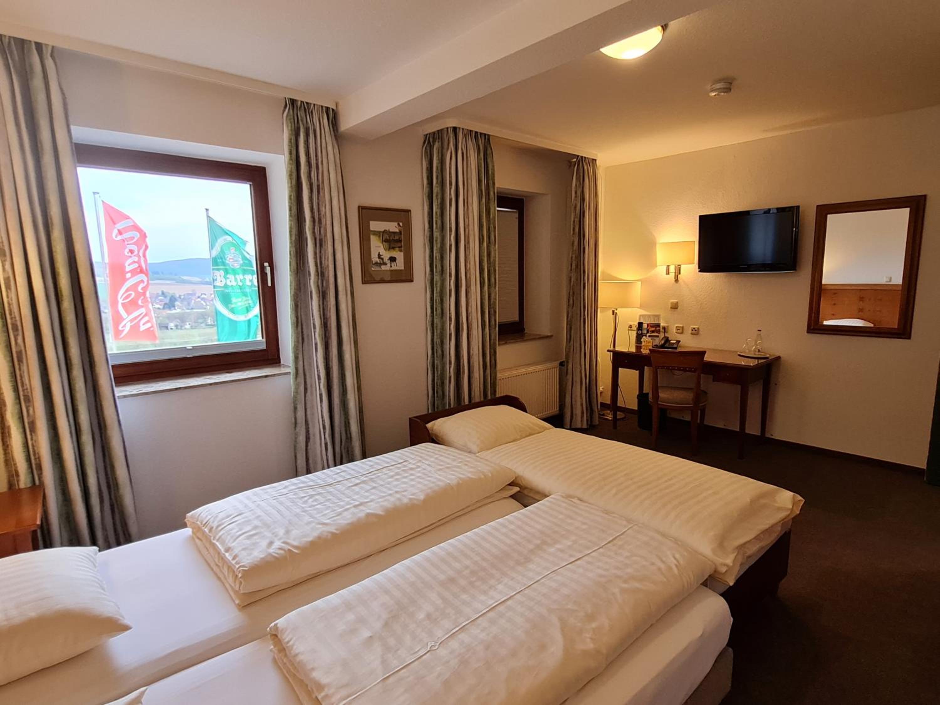 Large Double or Twin Room - Photo 5