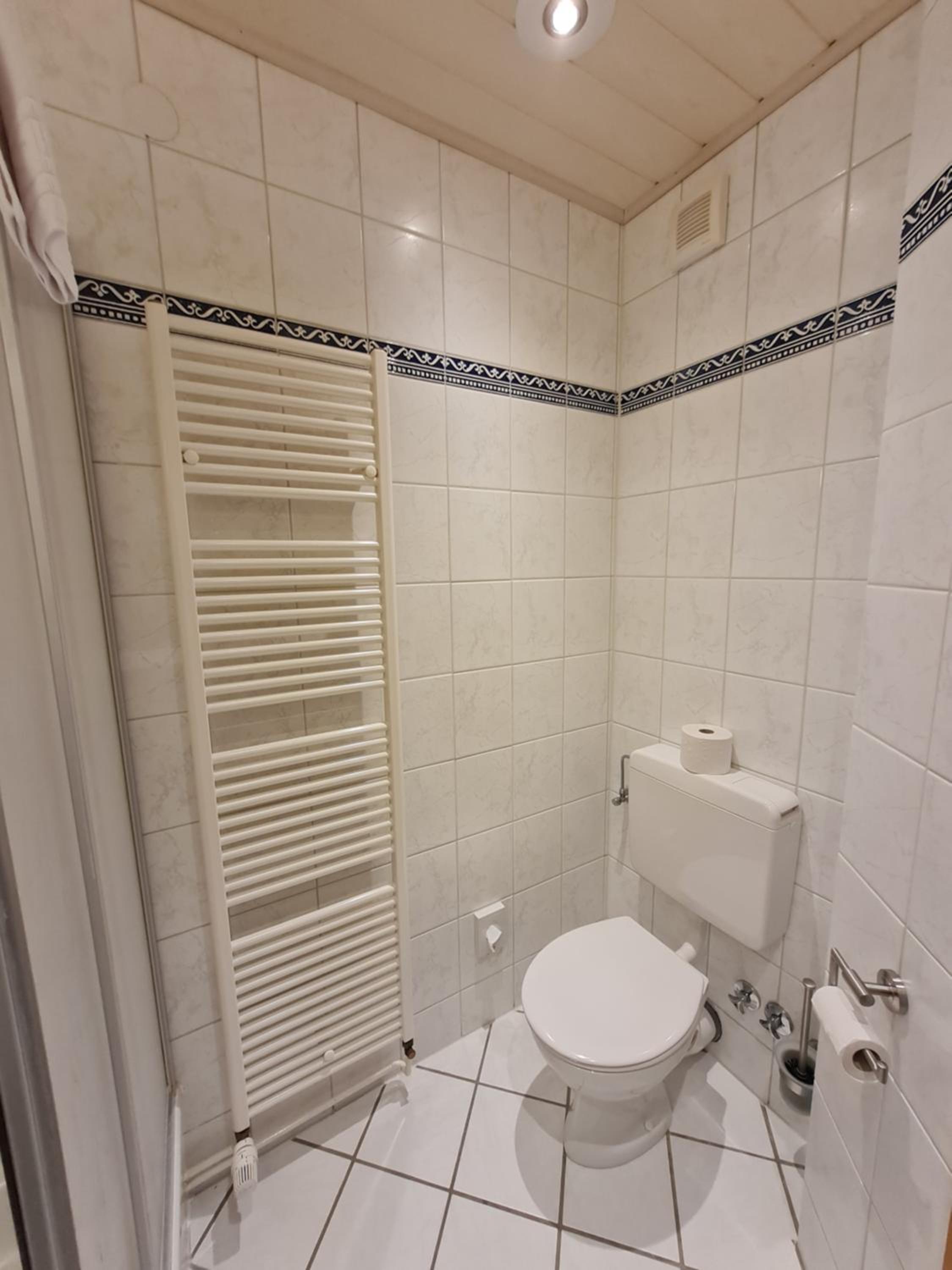 Double or Twin Room - Photo 16