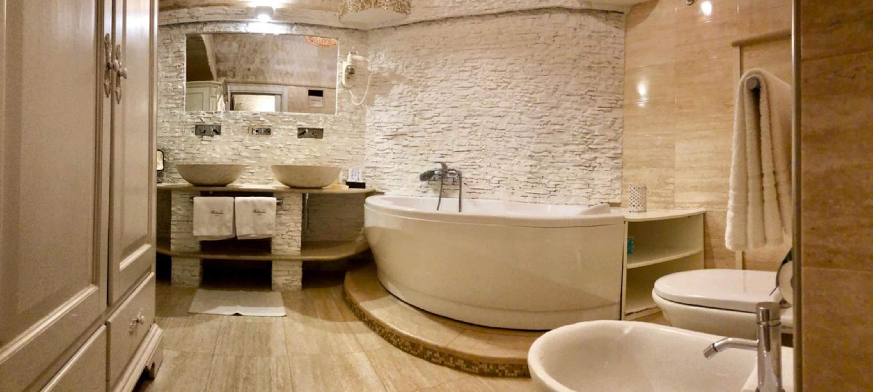 King Suite - Photo 5