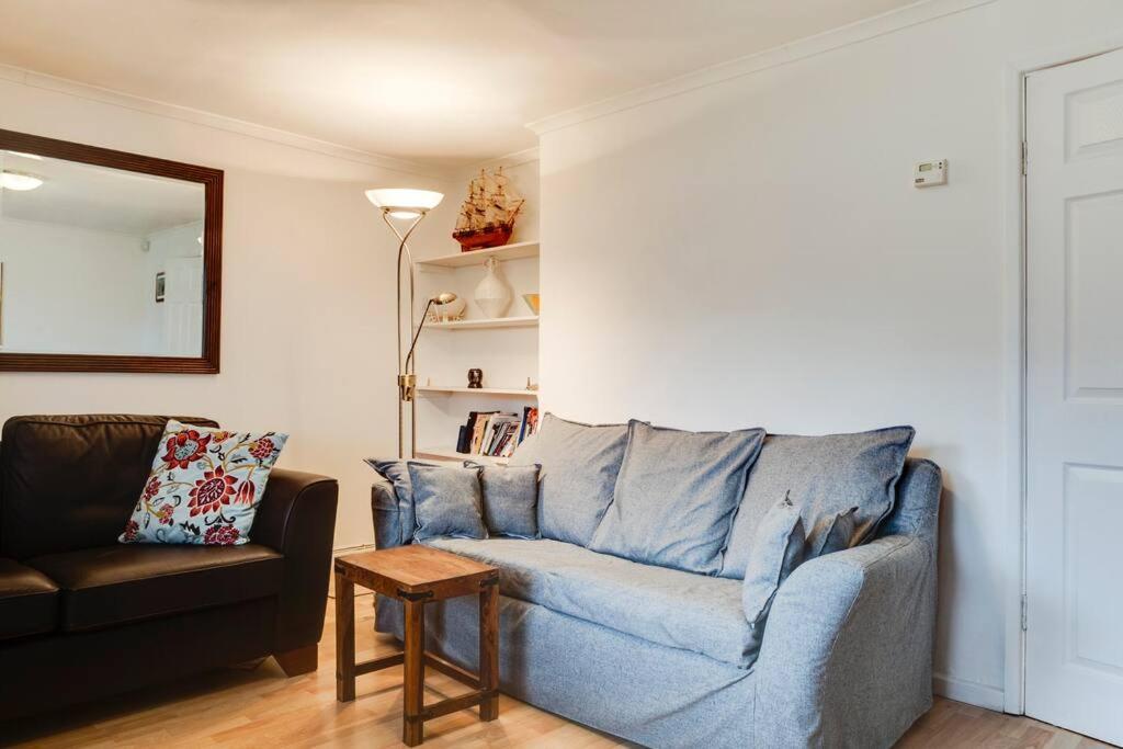 Three-Bedroom Apartment photo 2