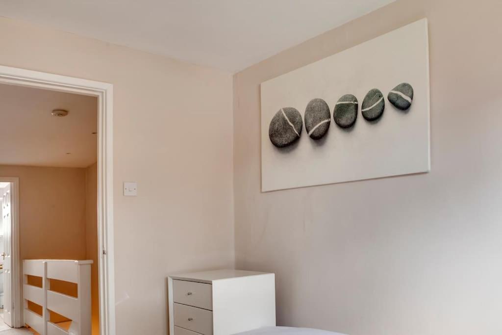 Three-Bedroom Apartment photo 3