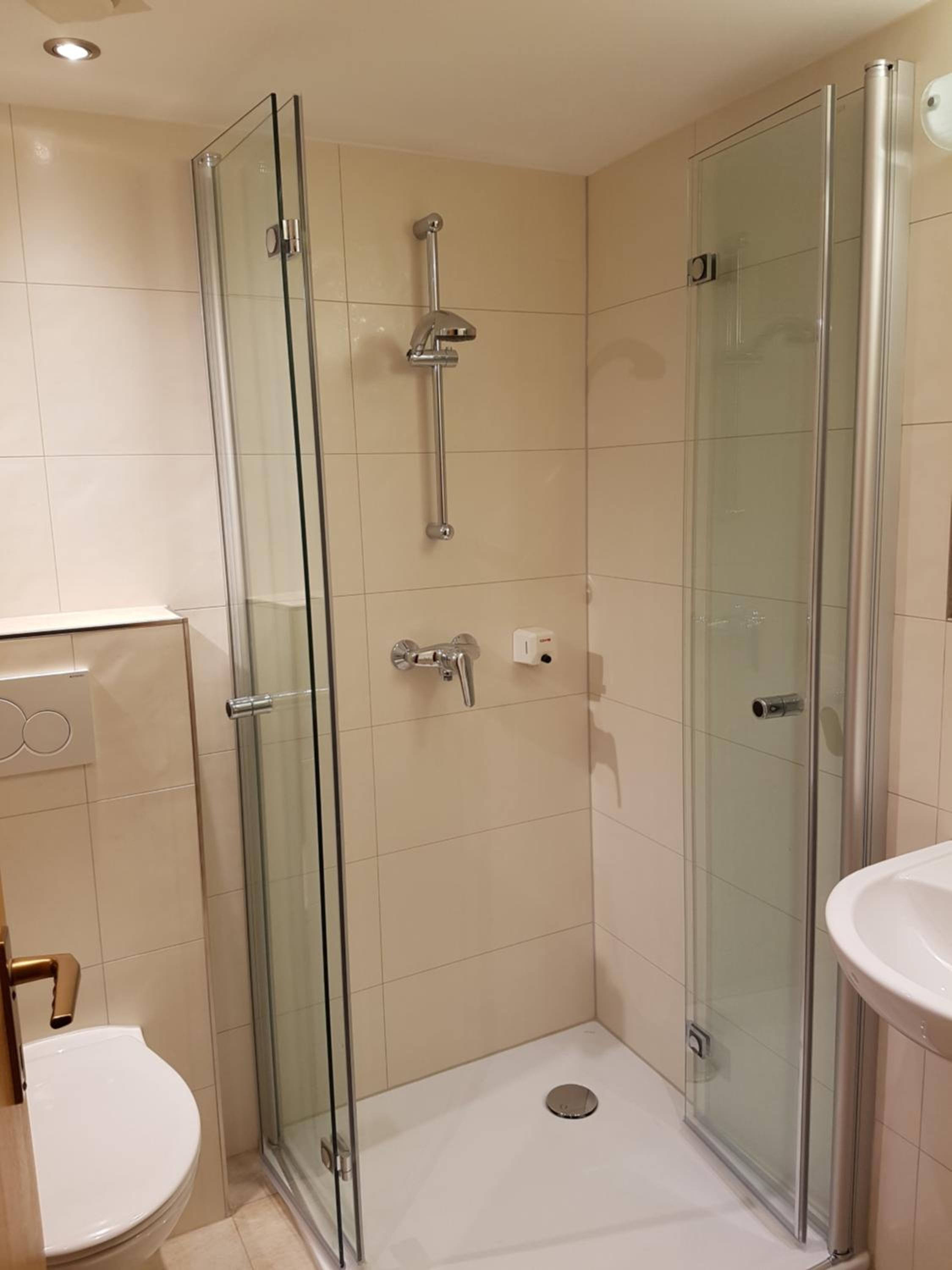 Double or Twin Room - Photo 15