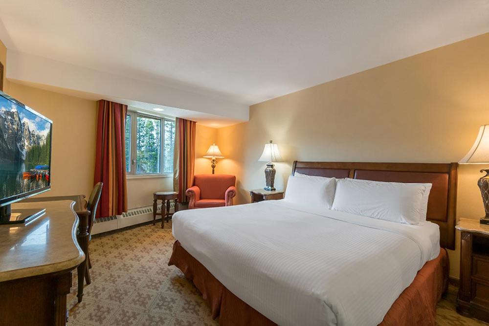 Deluxe King Room photo 1