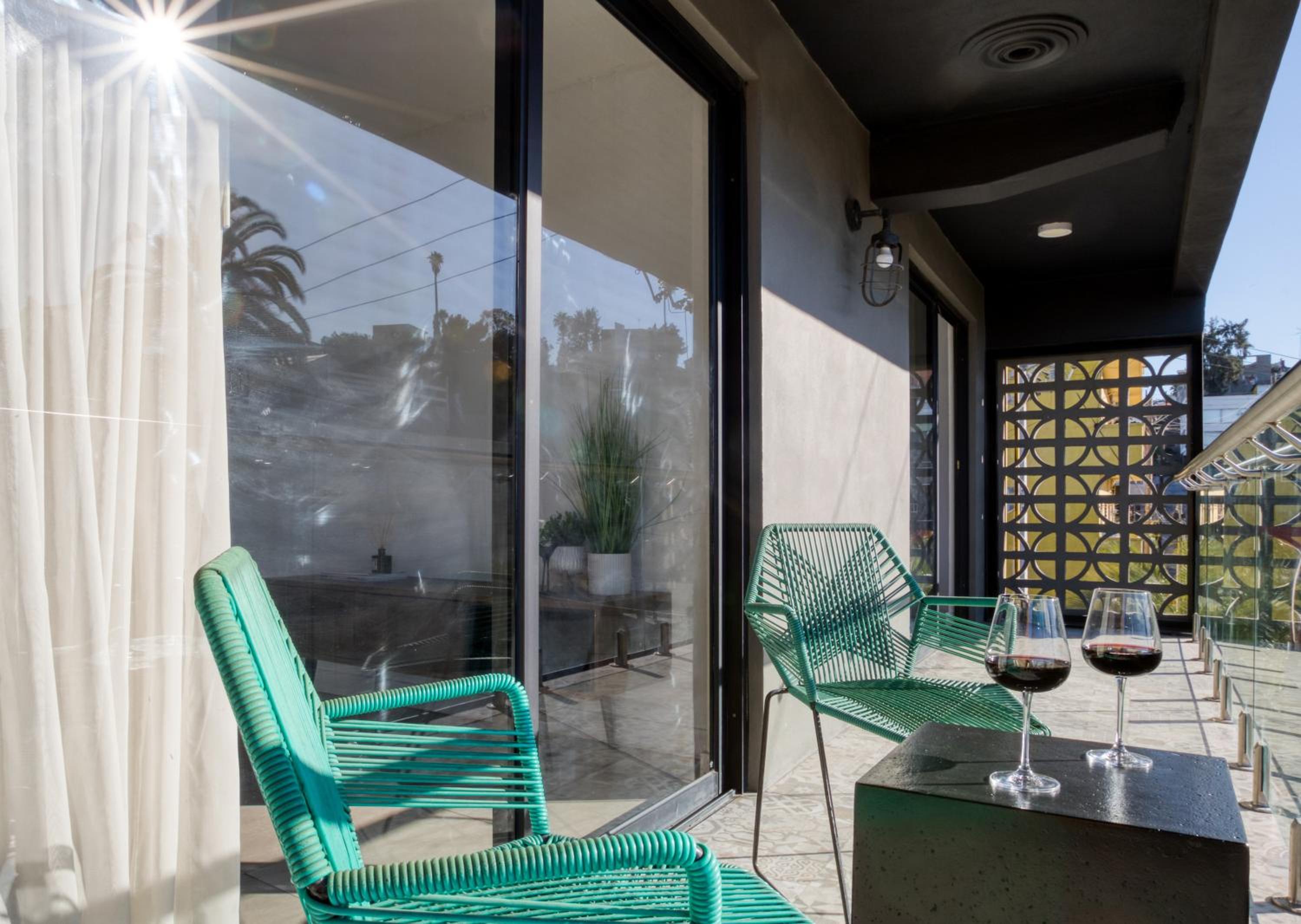 Two-Bedroom Apartment With Balcony photo 2