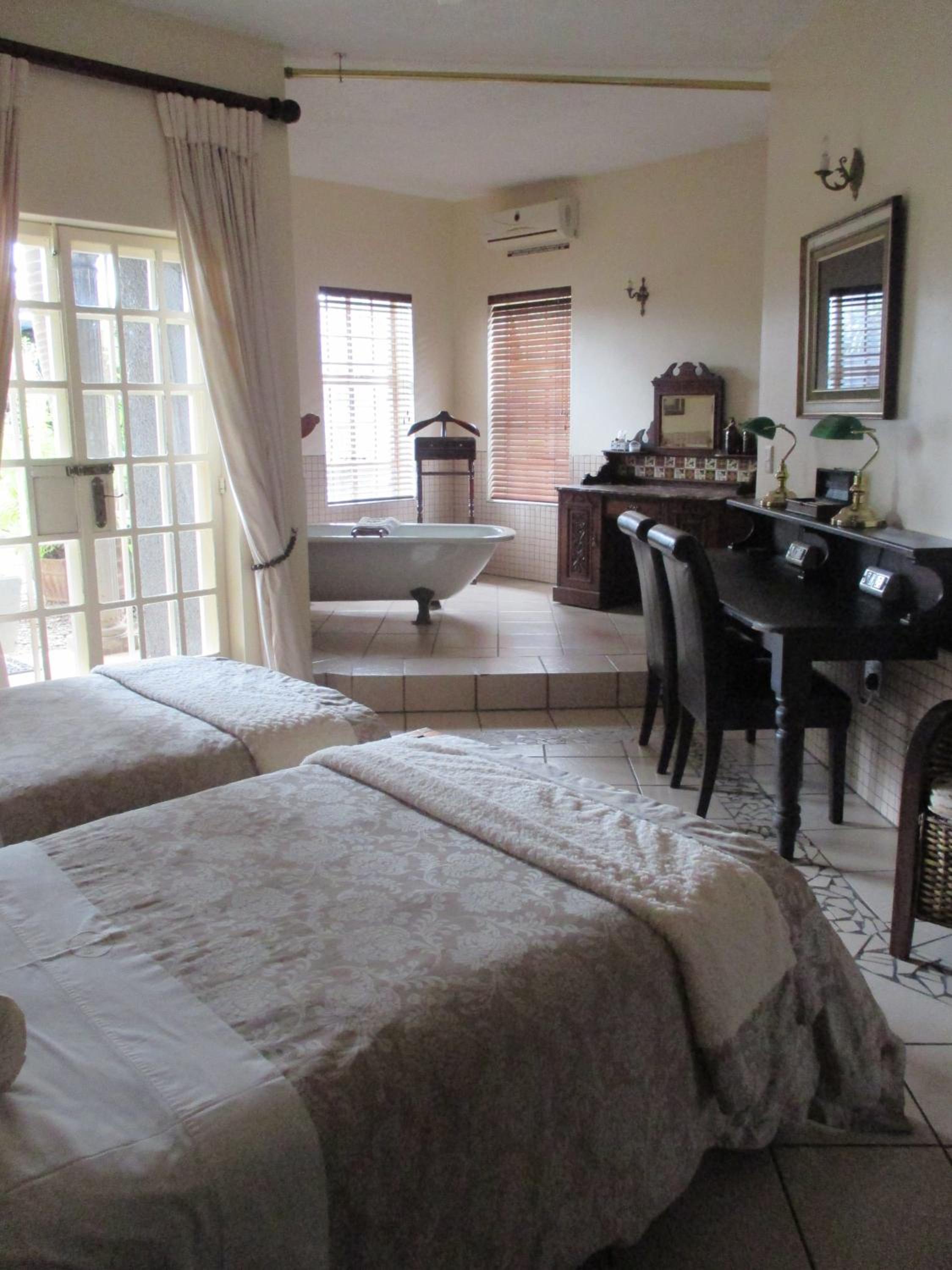 Executive Luxury Twin Room - Photo 4