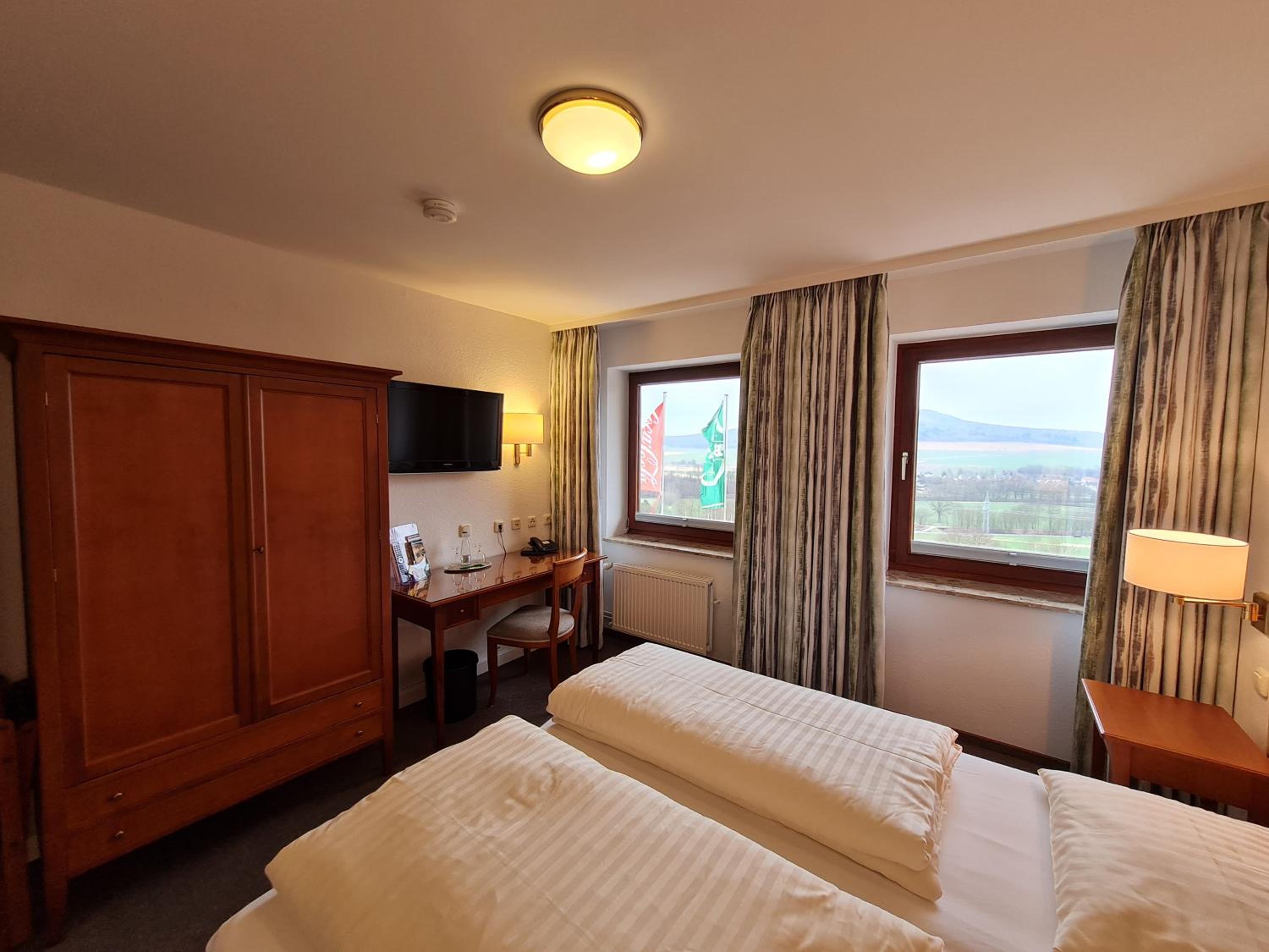 Double Room with Private External Bathroom - Photo 3