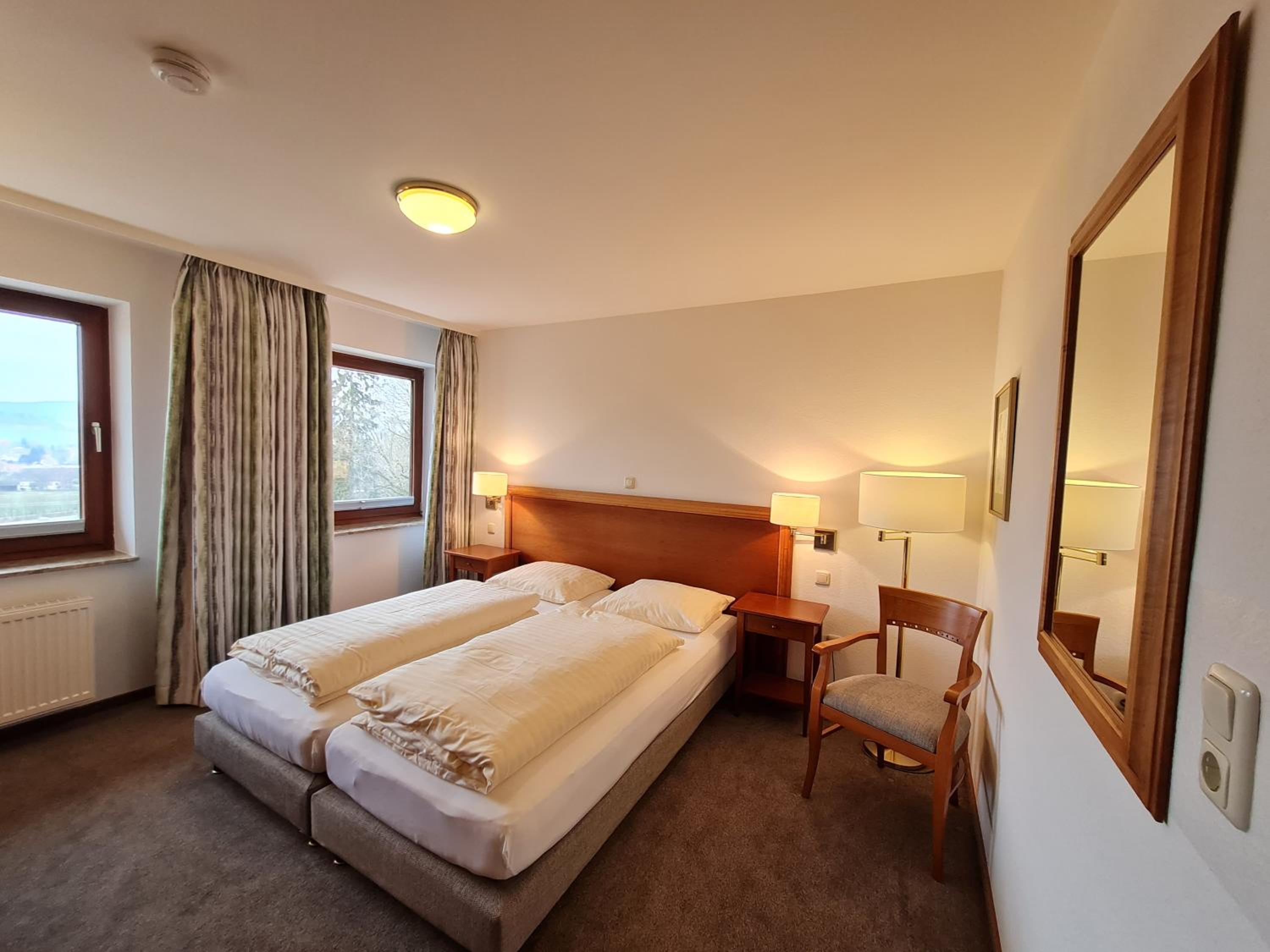 Double Room with Private External Bathroom - Photo 5