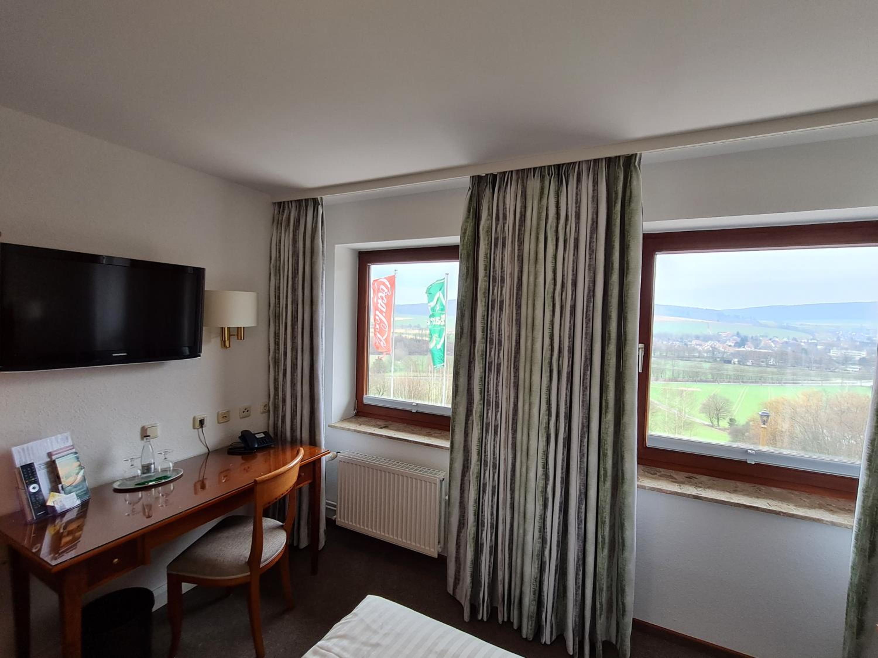 Double Room with Private External Bathroom - Photo 2