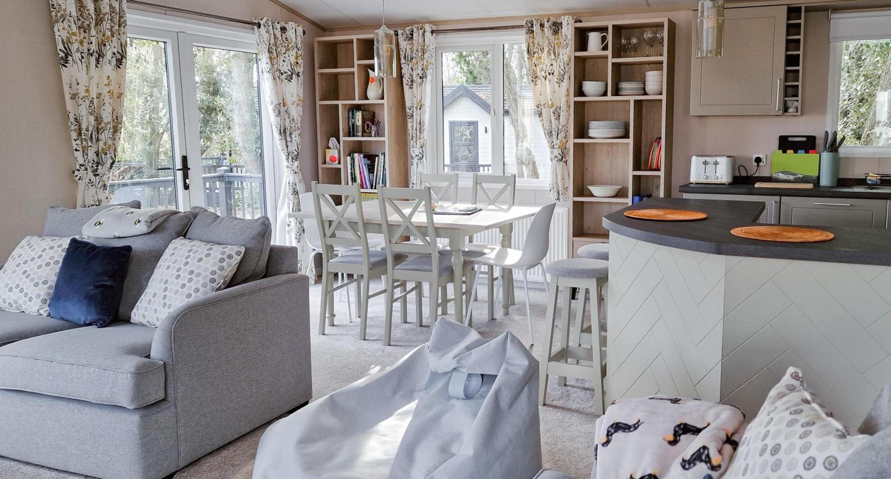 Three-Bedroom Mobile Home photo 1