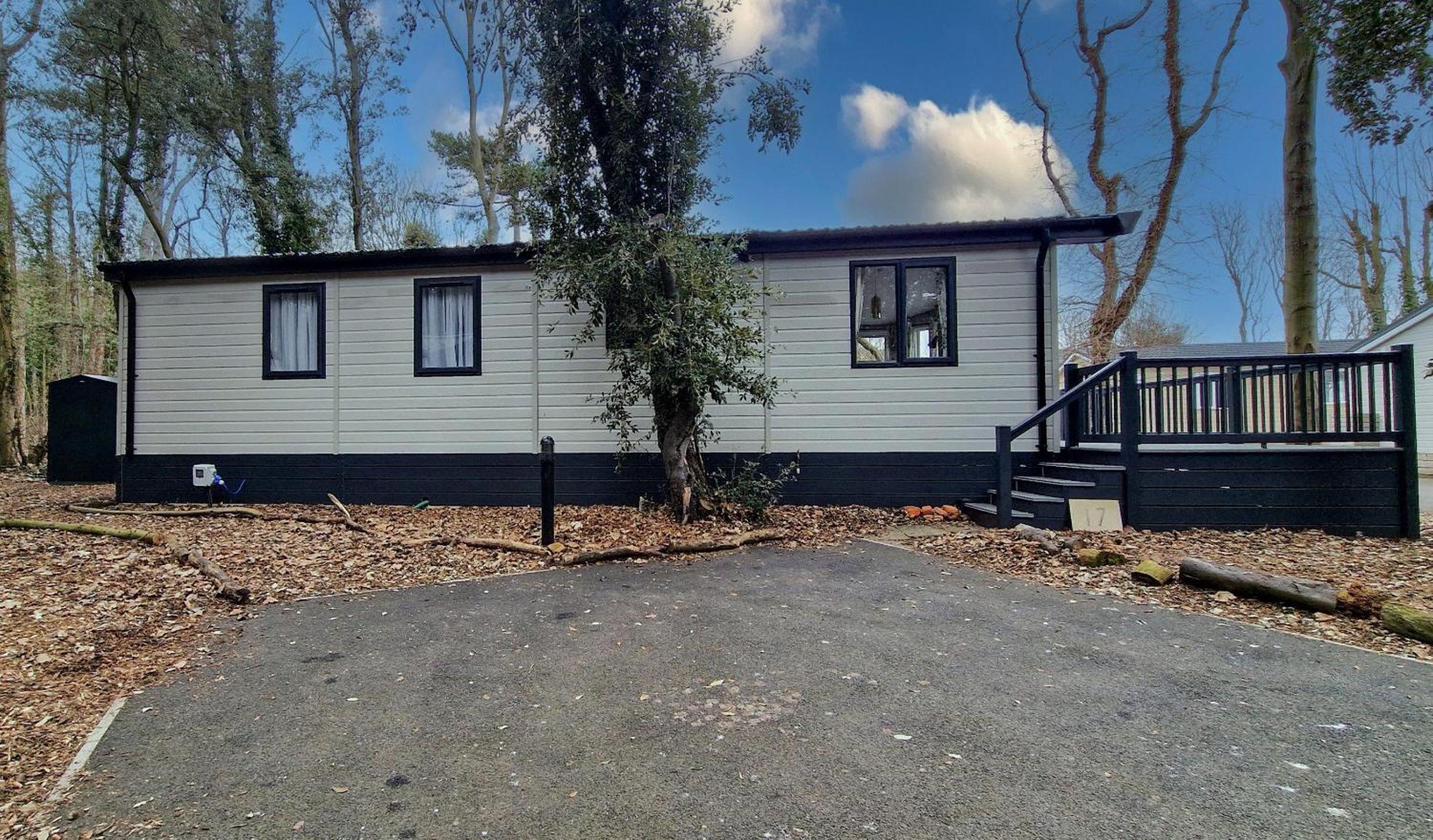 Three-Bedroom Mobile Home photo 2