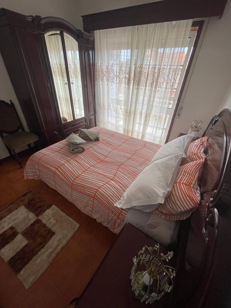 Three-Bedroom House photo 3