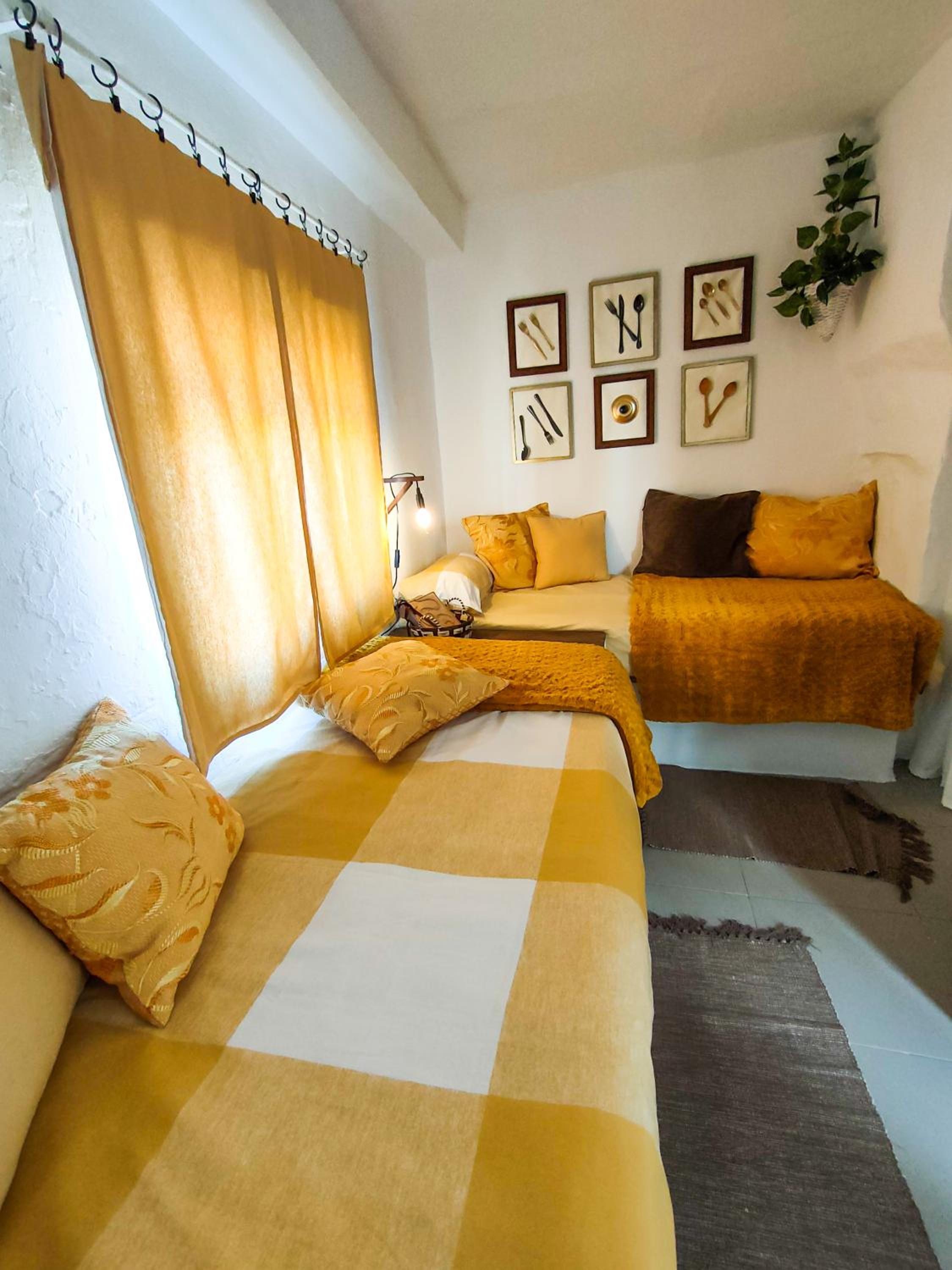 Small Twin Room photo 2