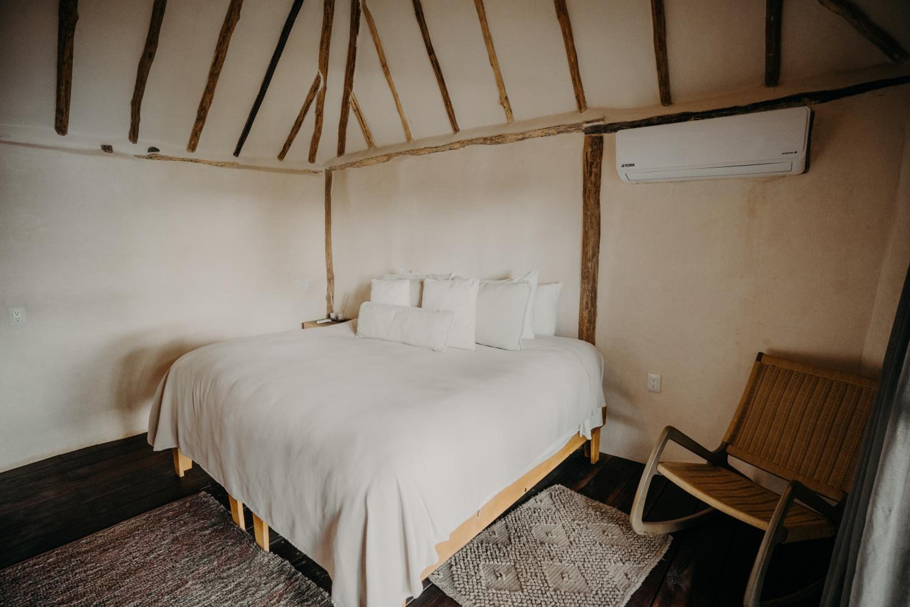 Double Room - Photo 11