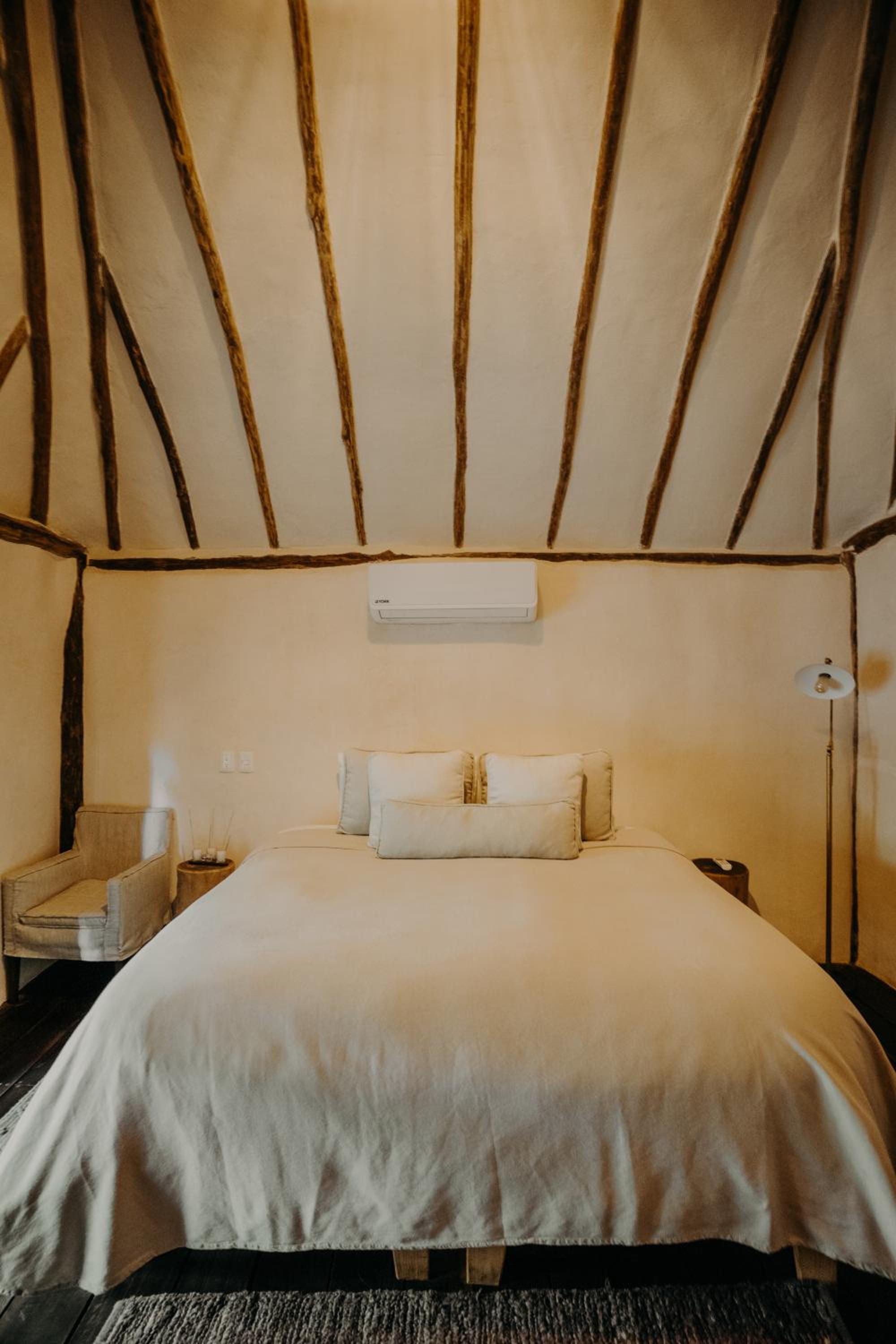 Double Room - Photo 8