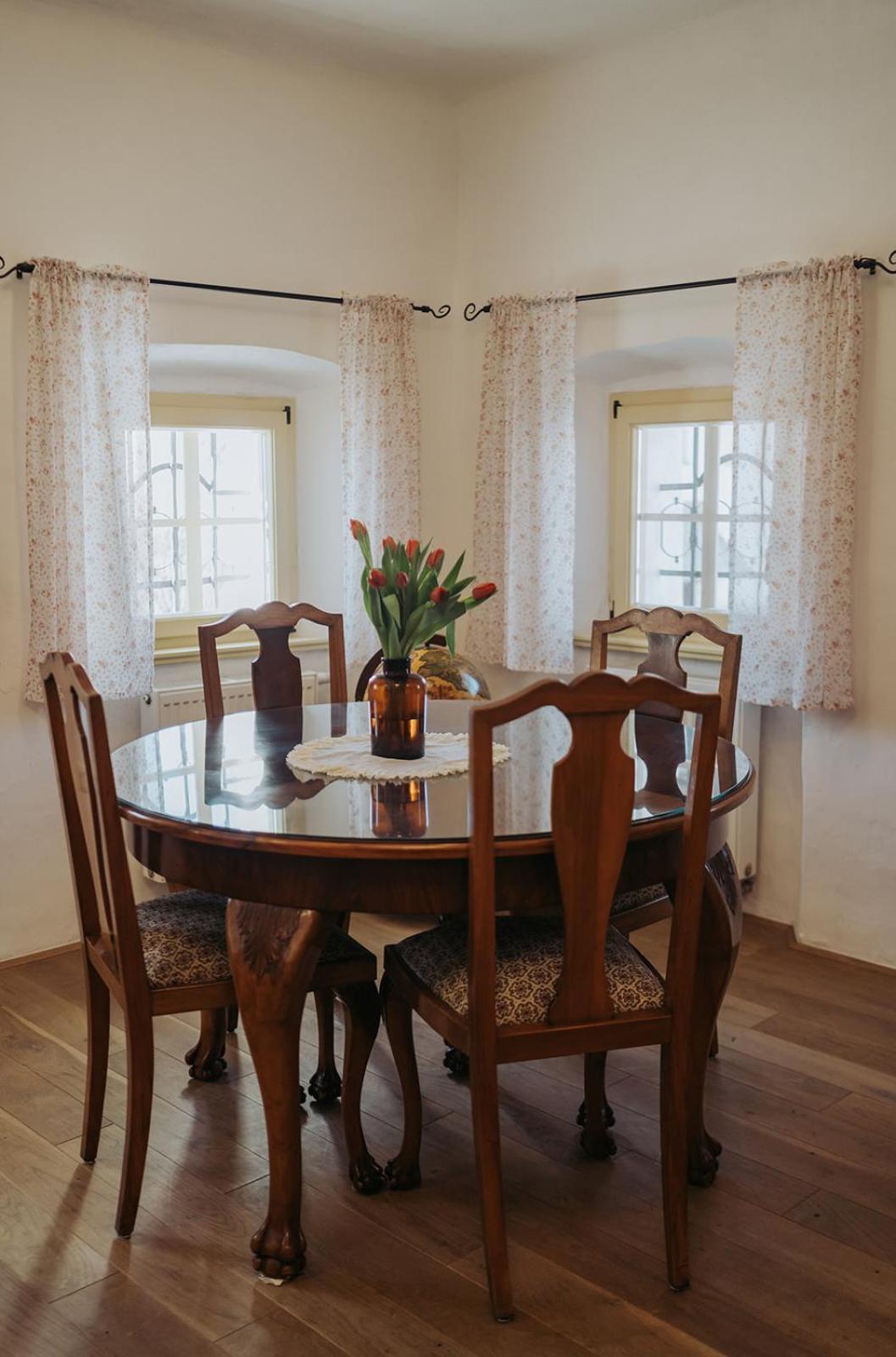 One-Bedroom Apartment - Photo 10