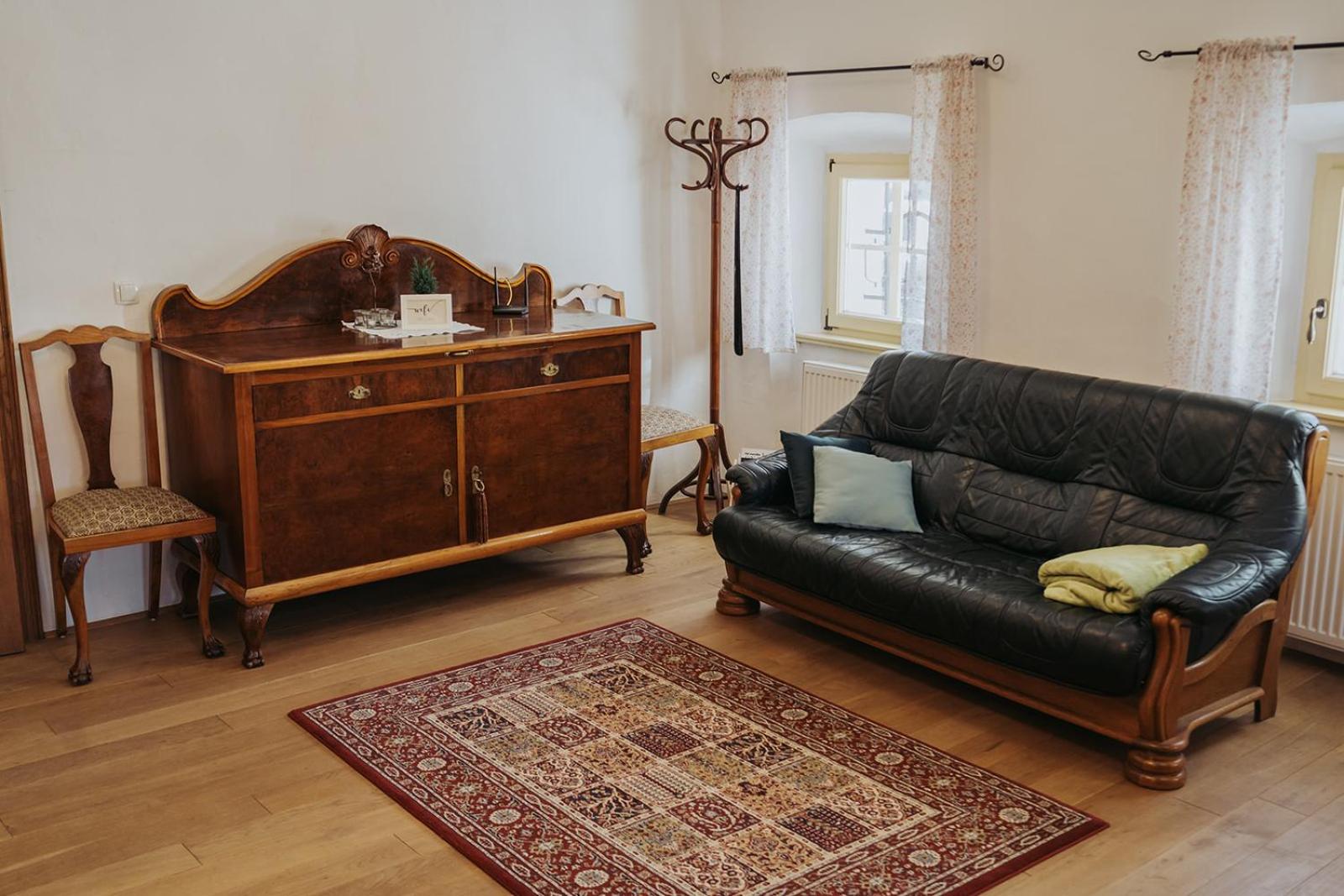 One-Bedroom Apartment - Photo 7