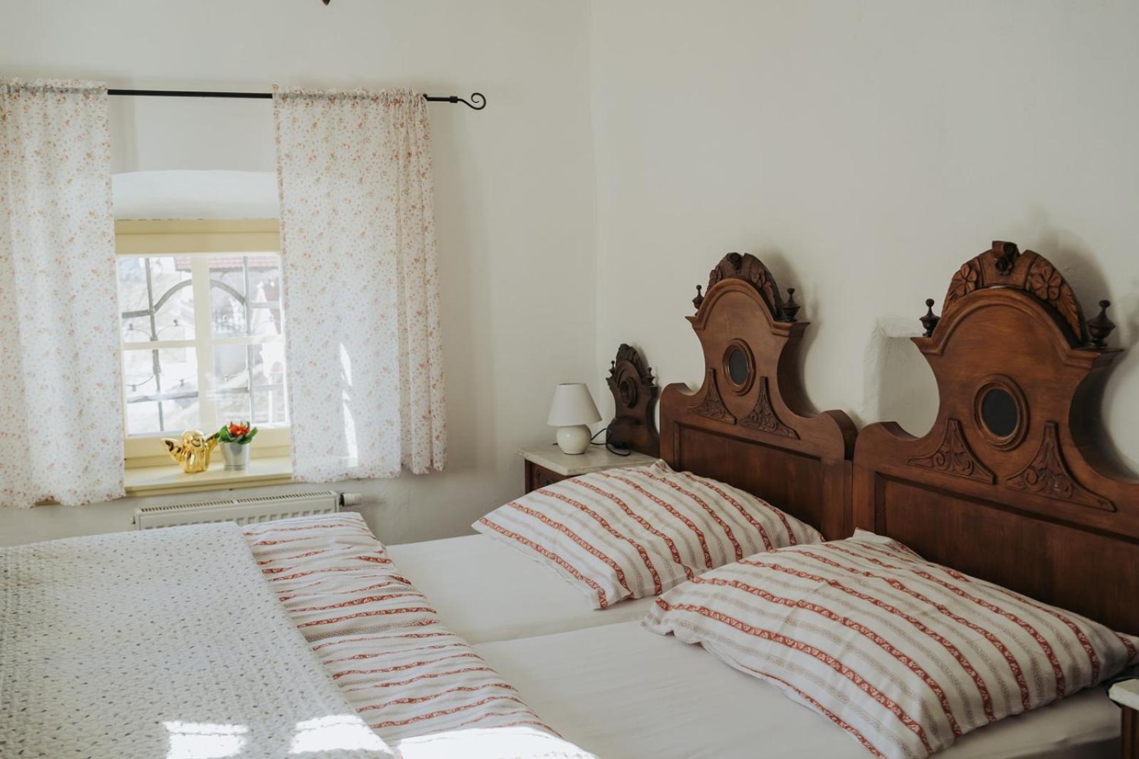 One-Bedroom Apartment - Photo 3