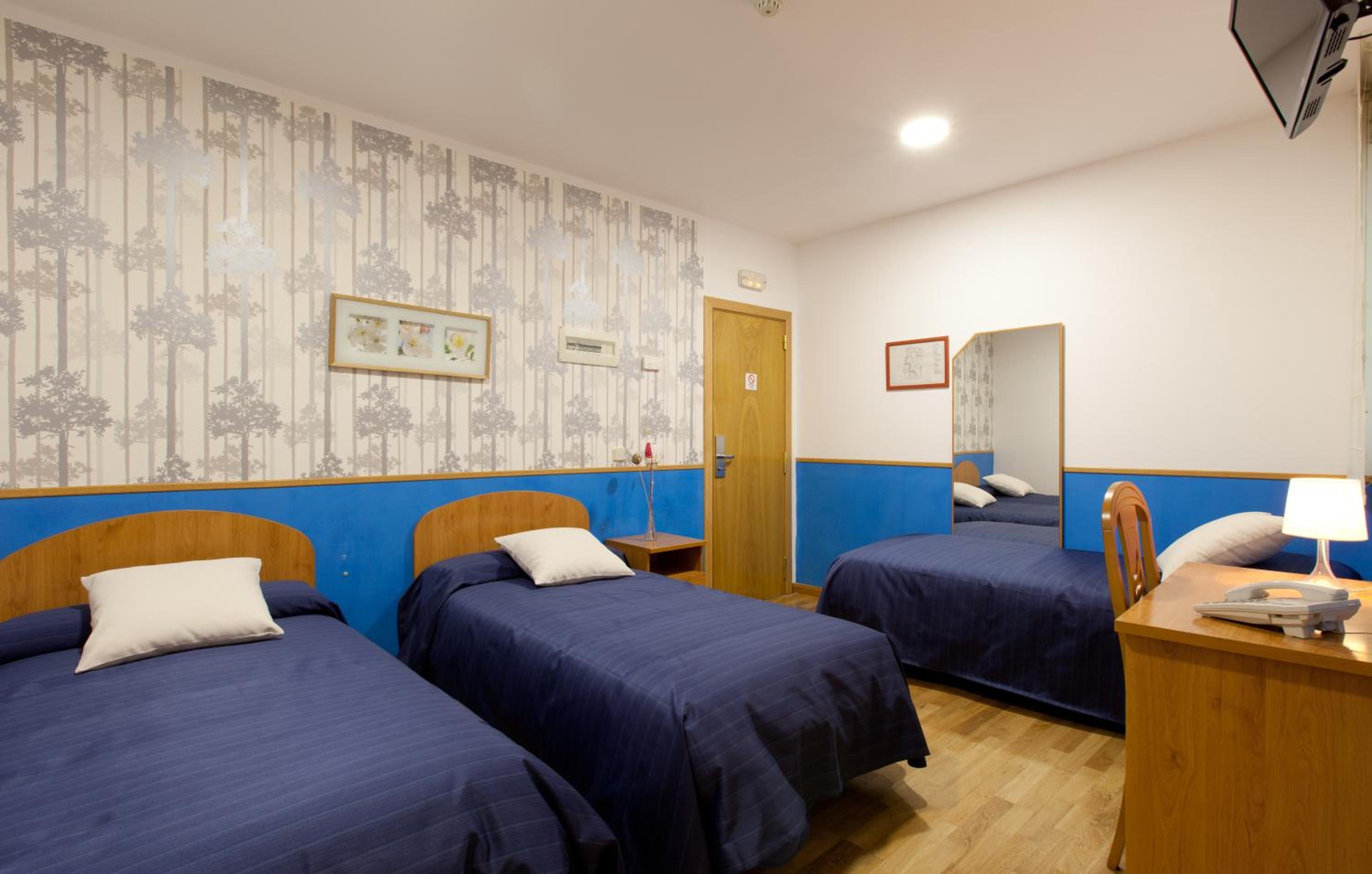 Double Room With Extra Bed photo 3