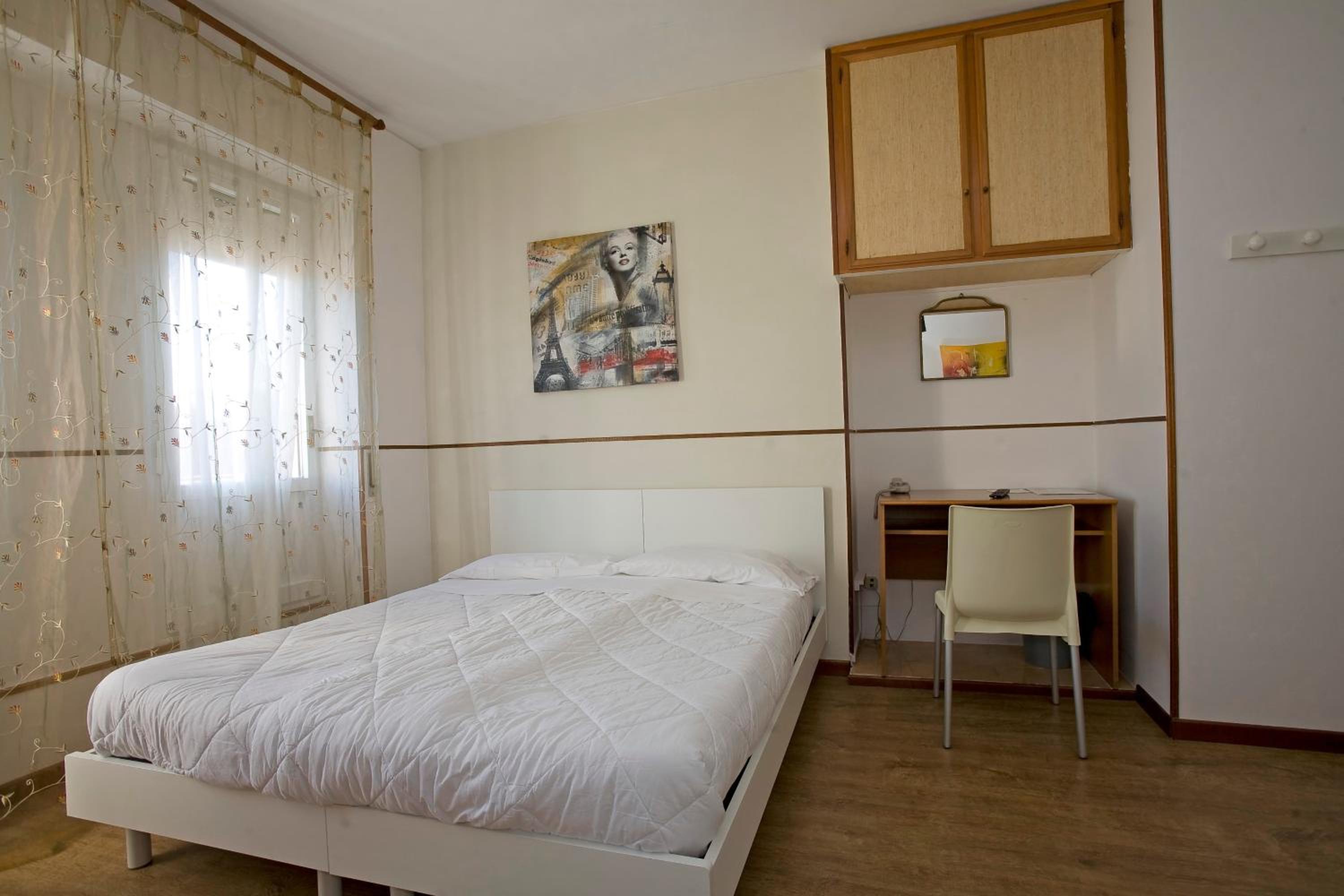 Triple Room - Photo 1