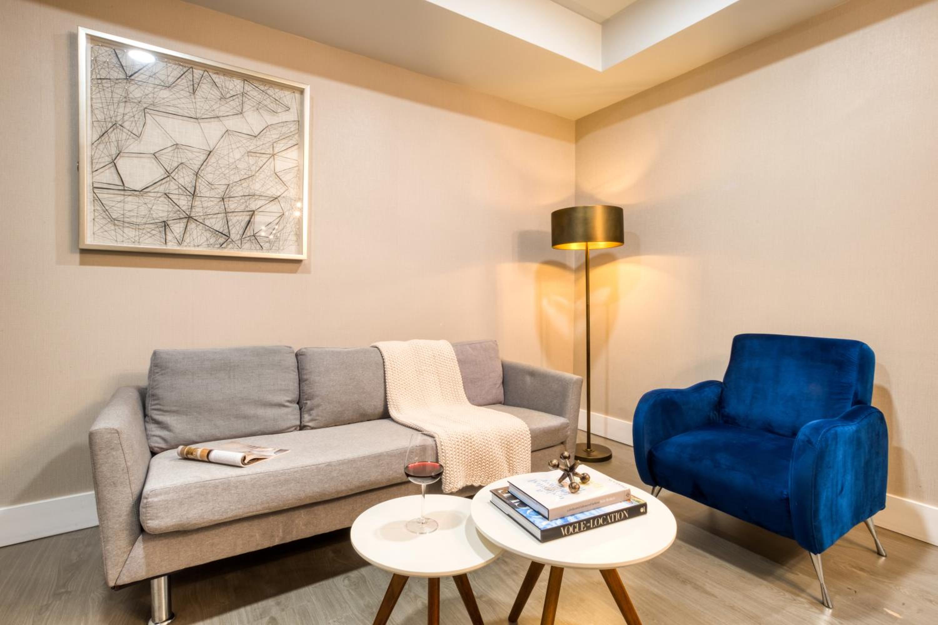 Comfort Apartment - Photo 8