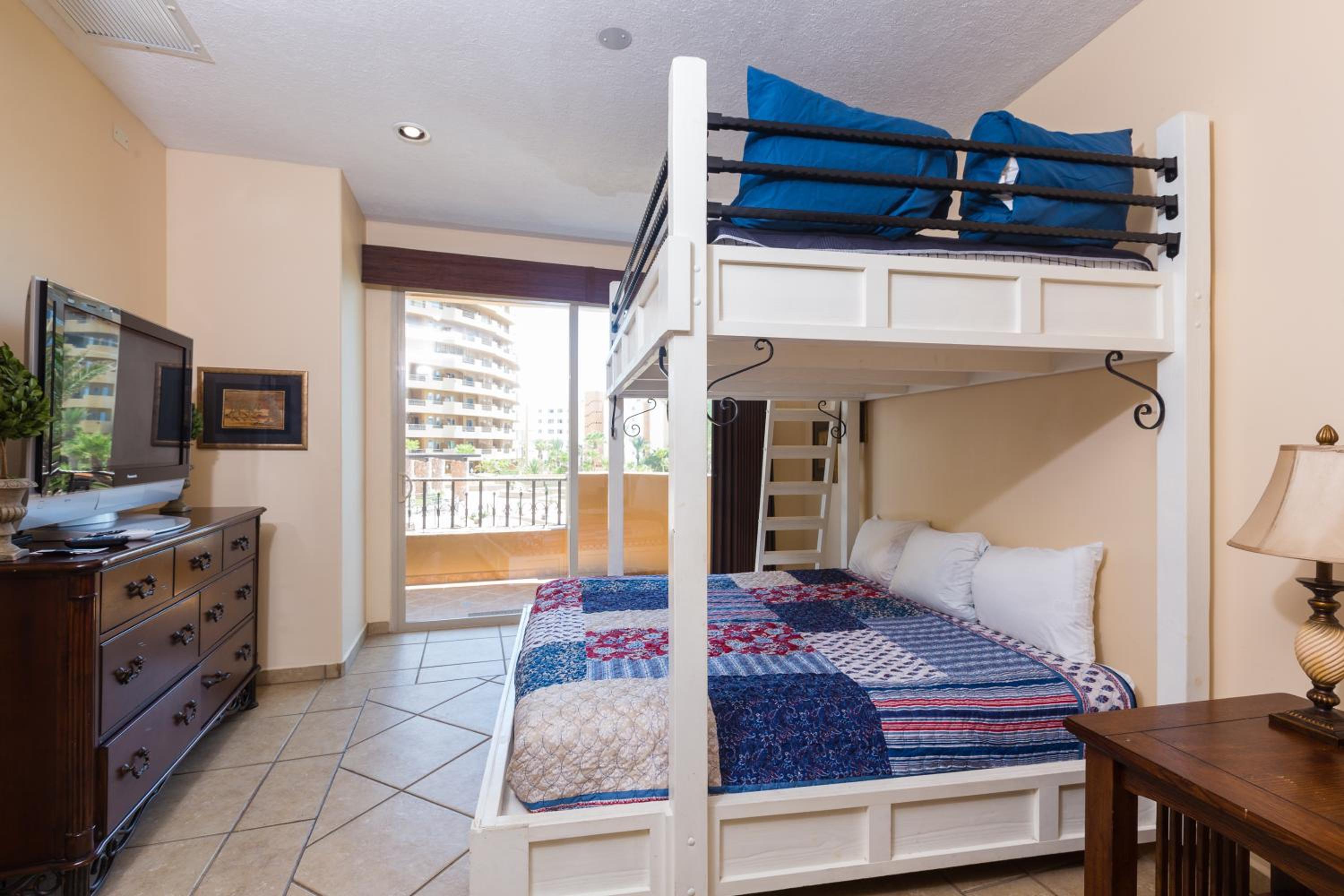 Two-Bedroom Apartment - Photo 20