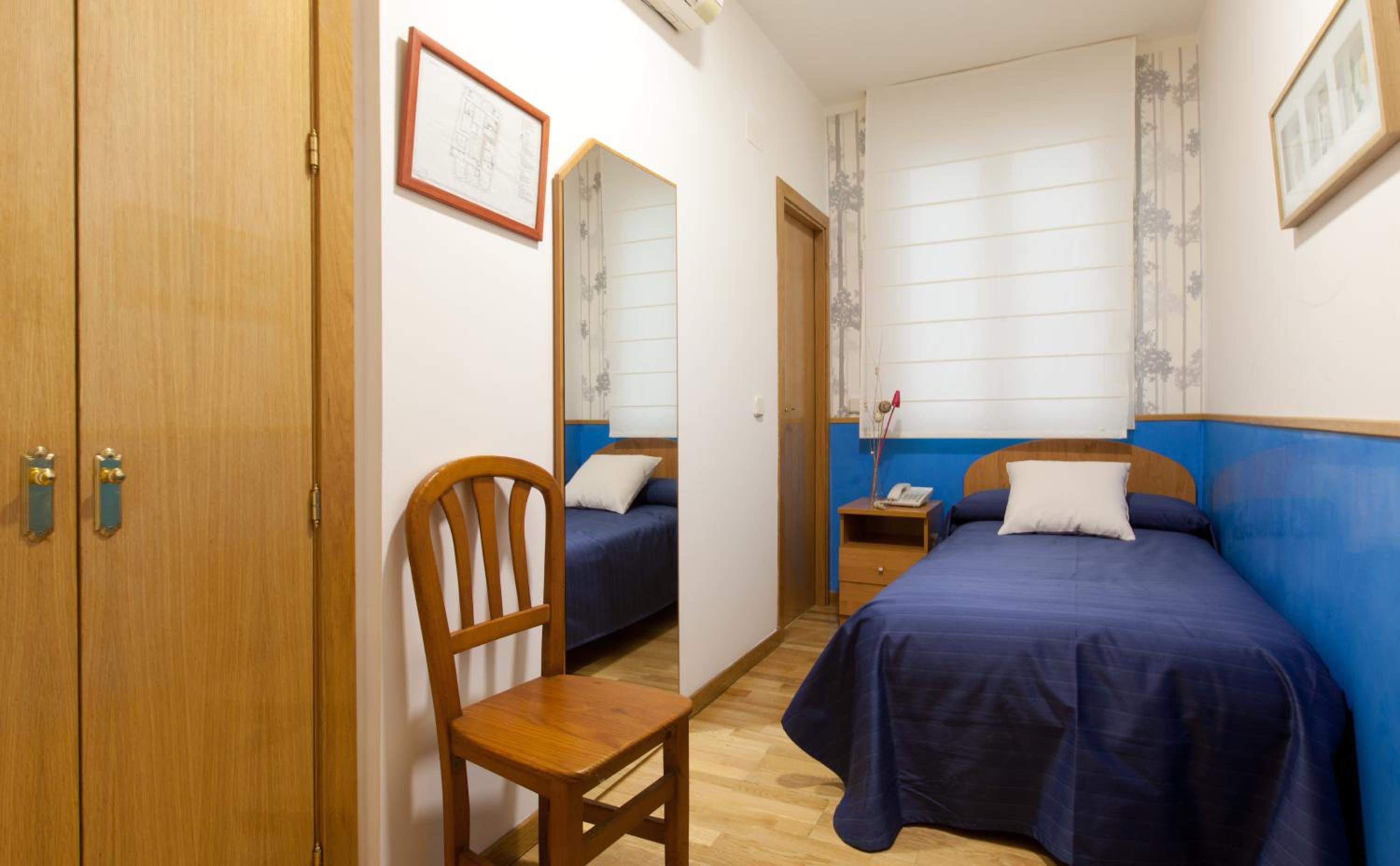Single Room photo 2