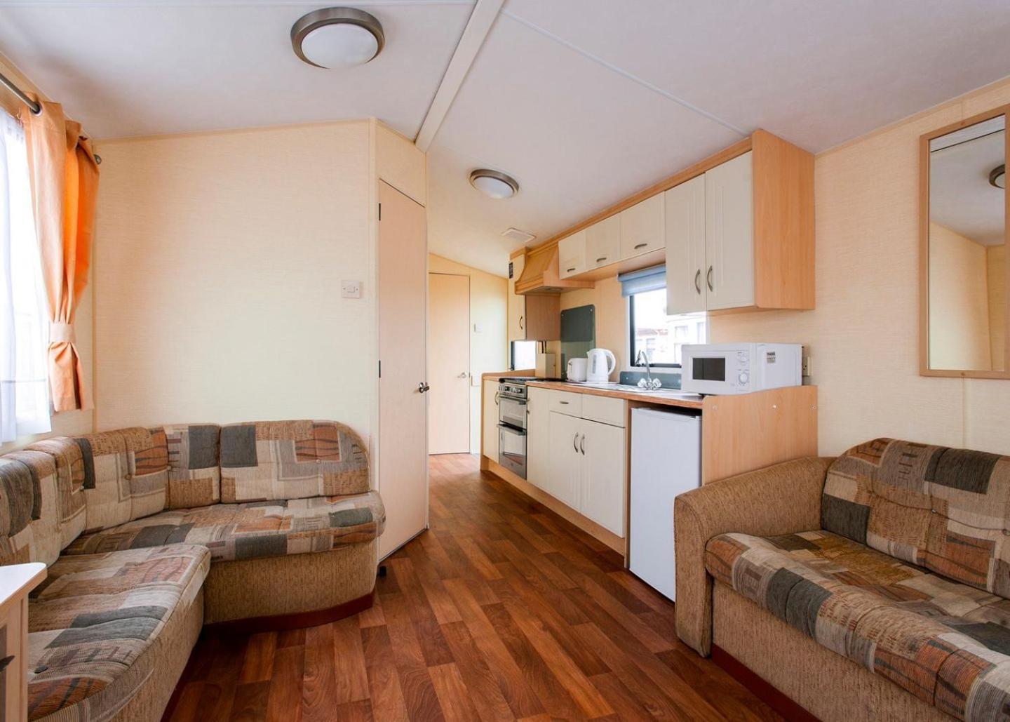 Two-Bedroom Mobile Home photo 3