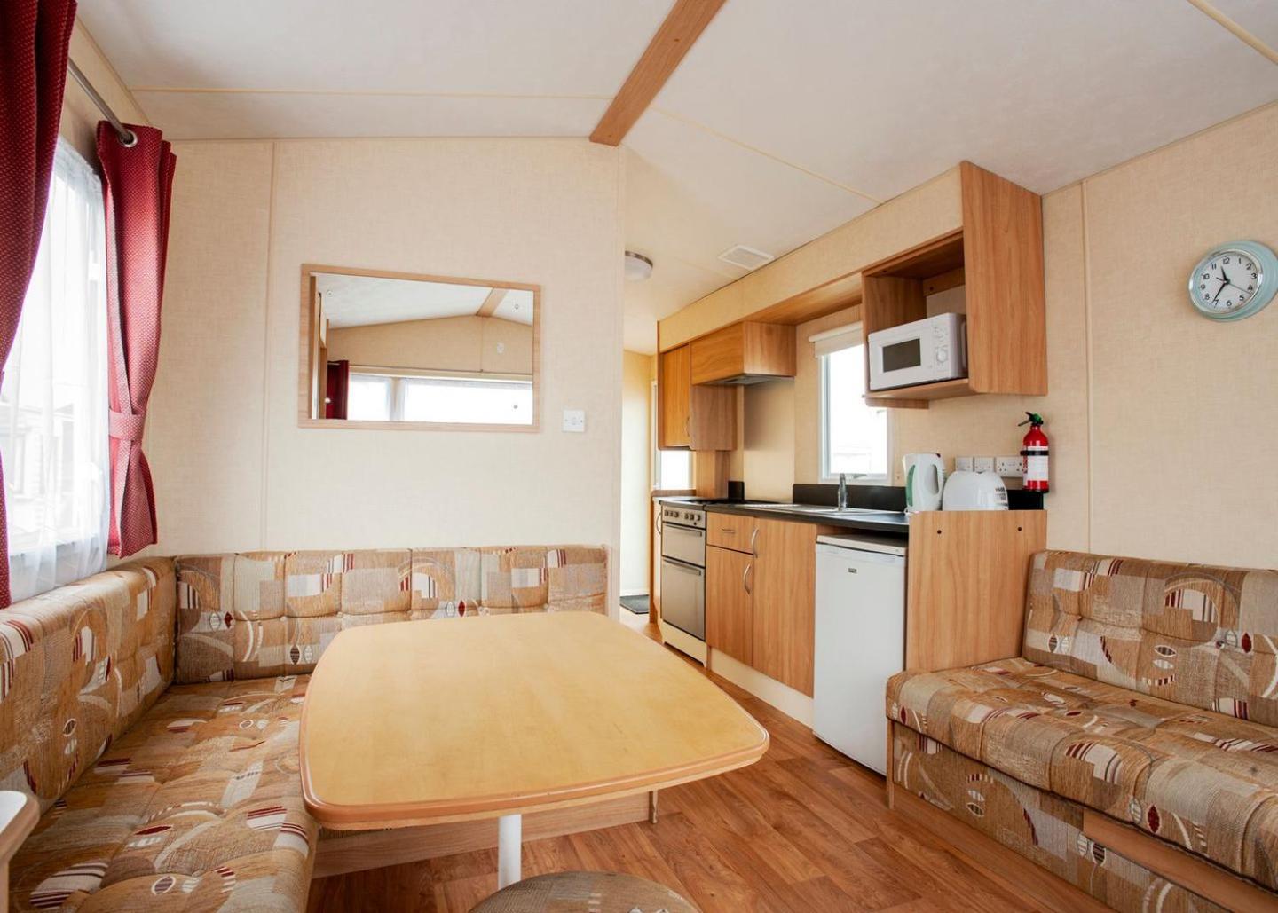 Three-Bedroom Mobile Home photo 2