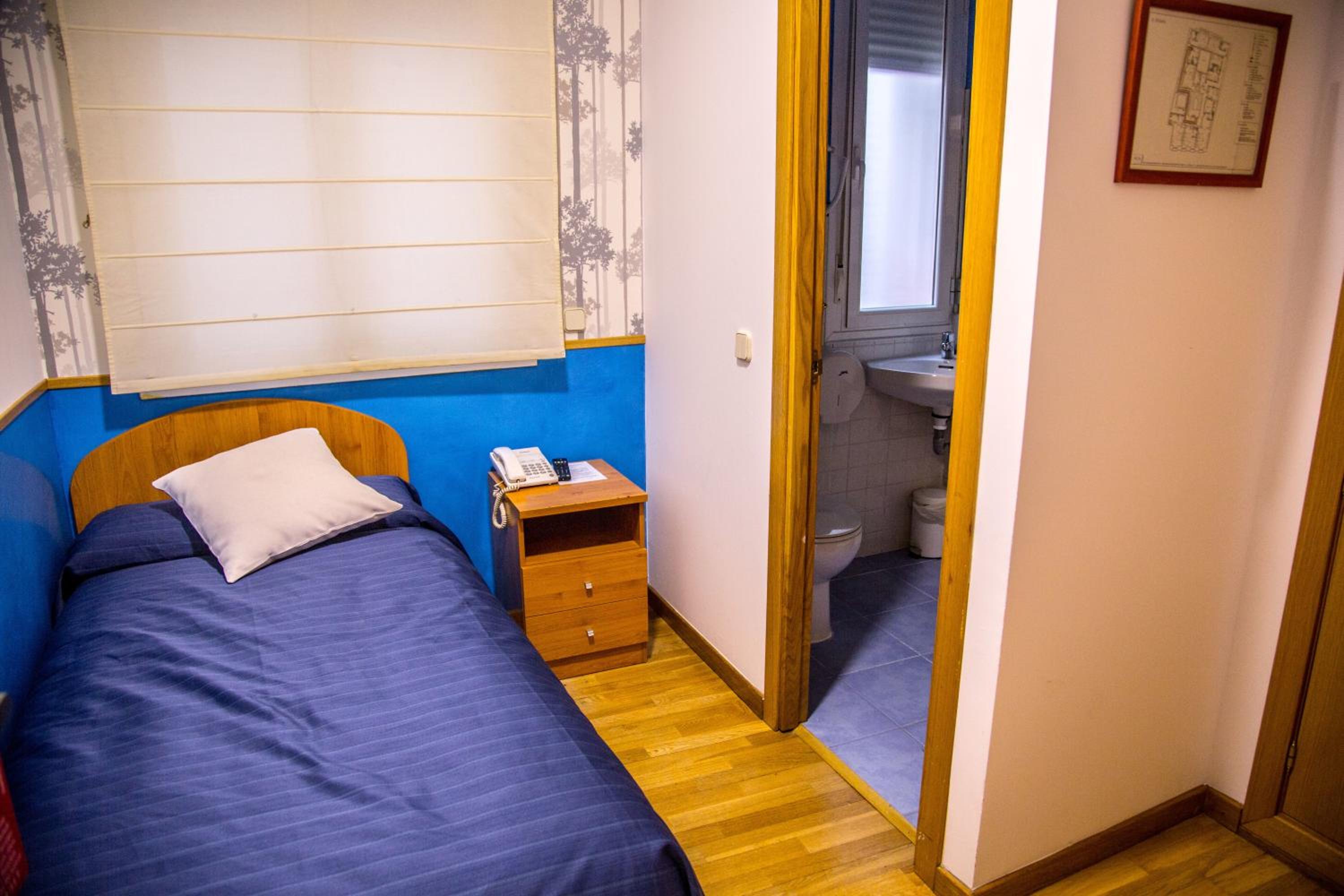 Single Room photo 3