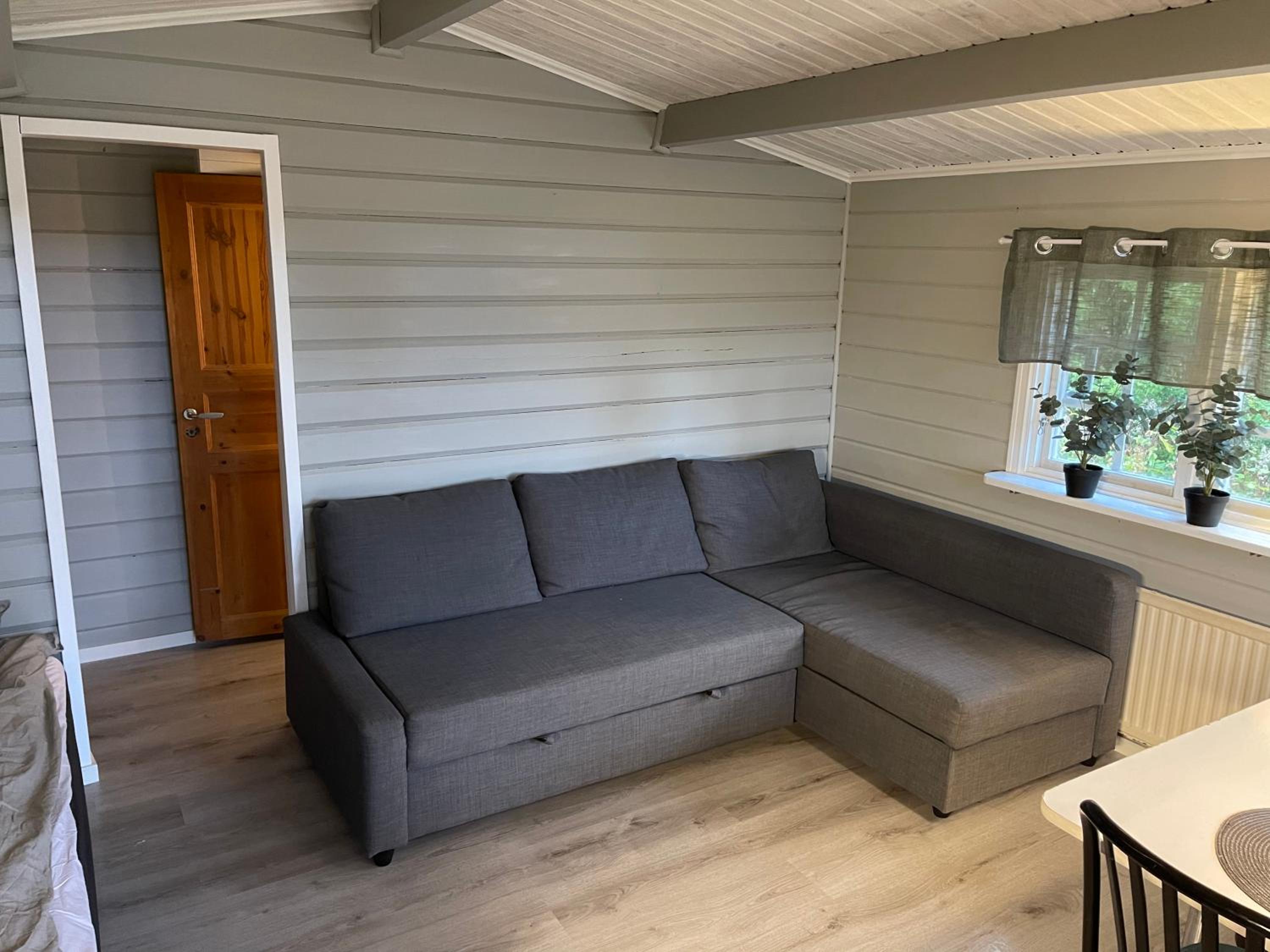 One-Bedroom House photo 1