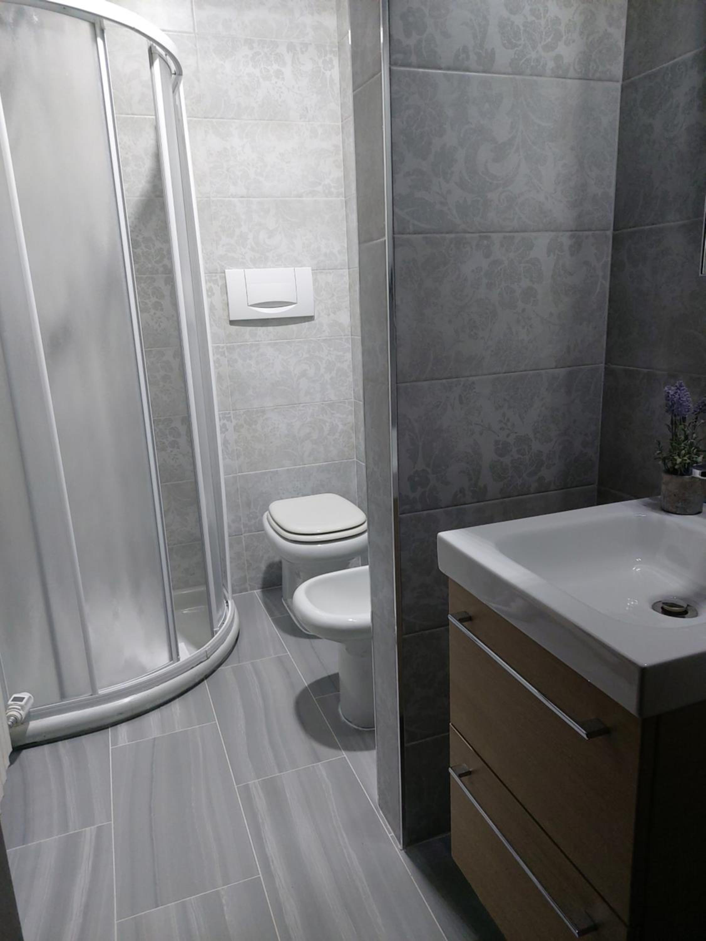 One-Bedroom Apartment - Photo 7