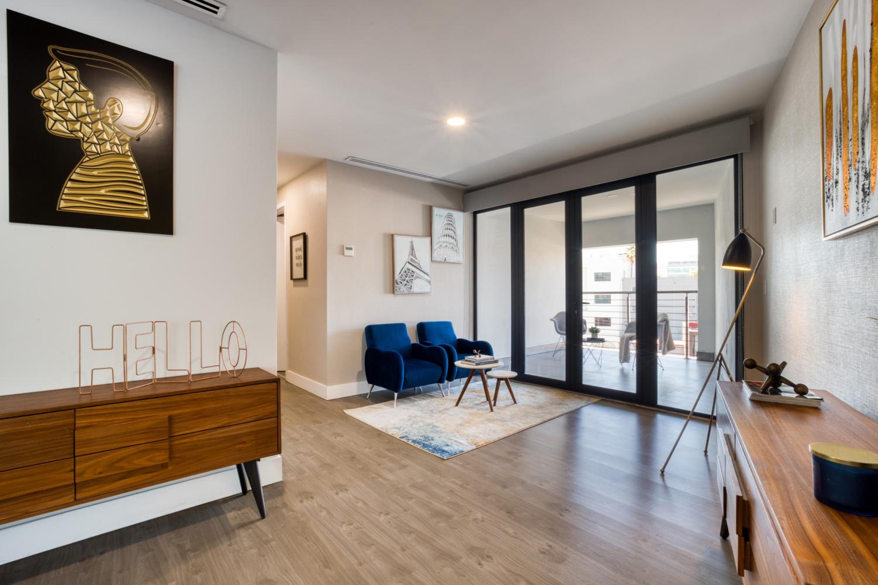 Exclusive Two-Bedroom Apartment with Balcony - Photo 10