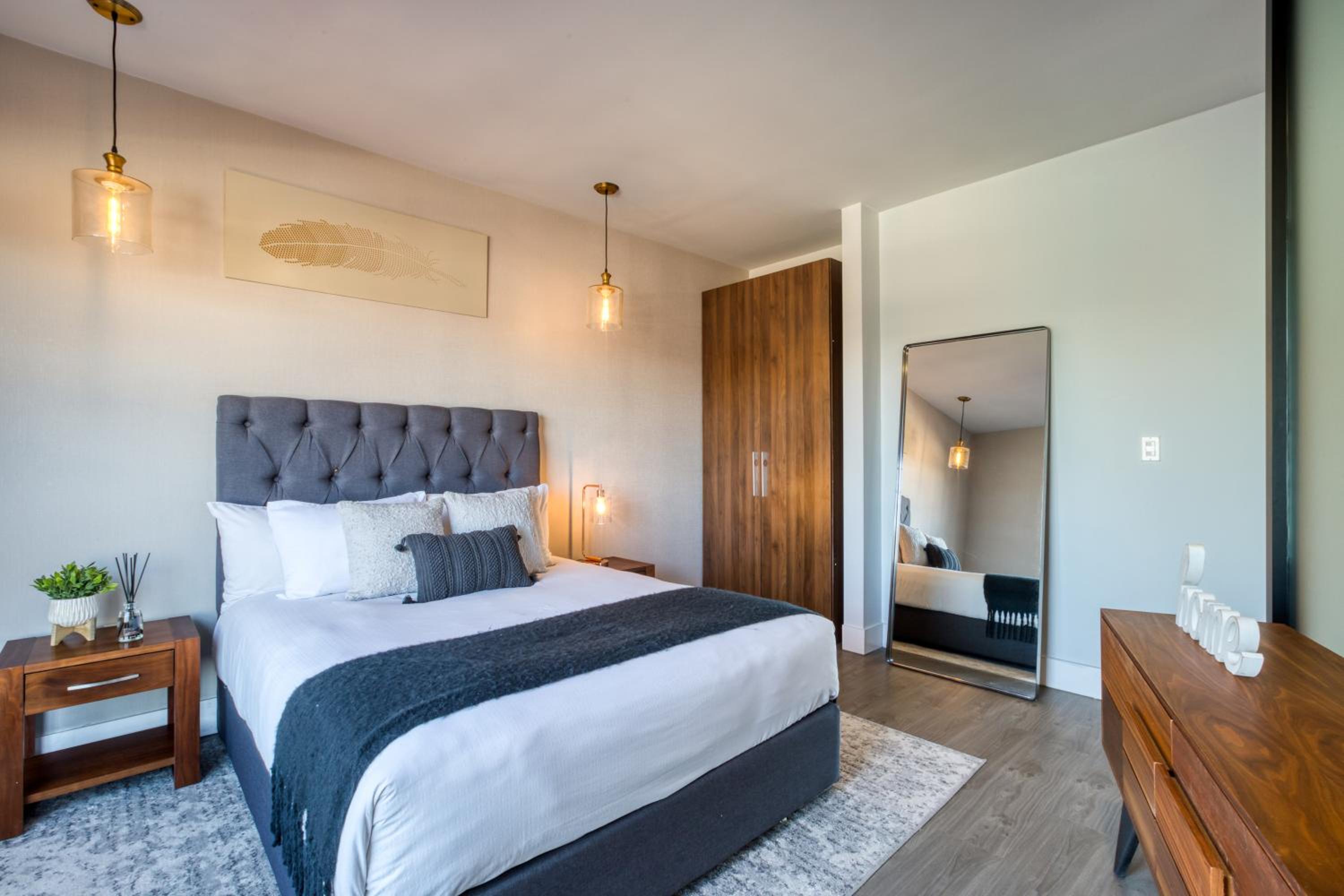Exclusive Two-Bedroom Apartment with Balcony - Photo 9