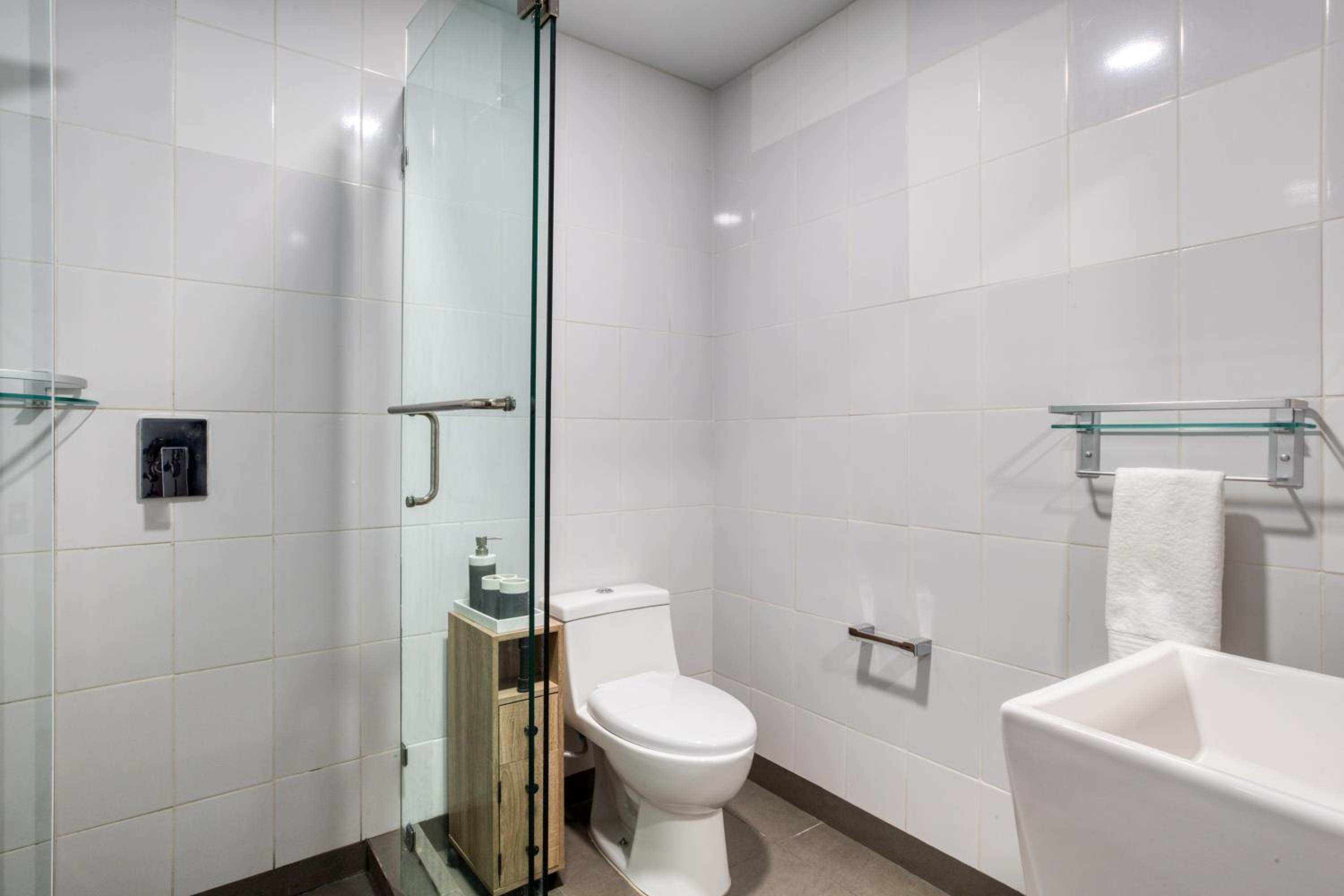 Exclusive Two-Bedroom Apartment with Balcony - Photo 2