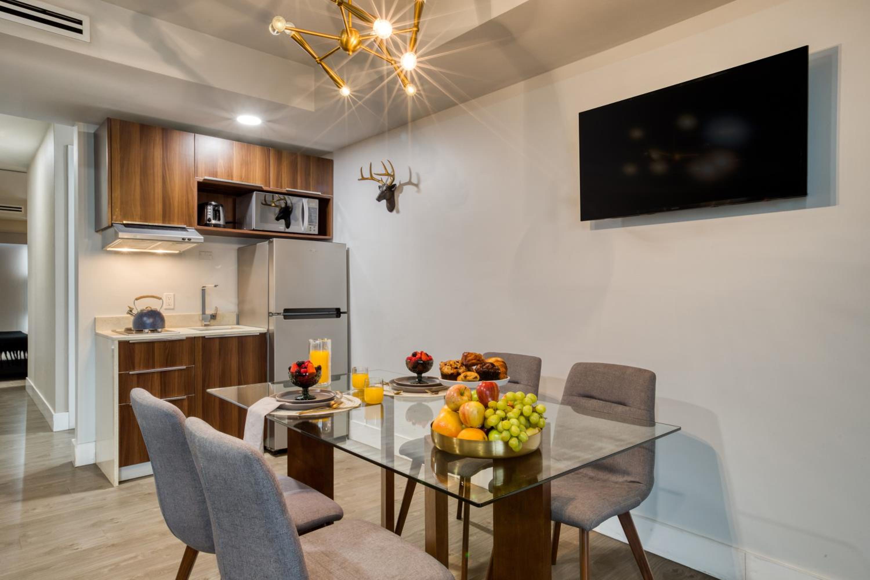Exclusive Two-Bedroom Apartment with Balcony - Photo 4