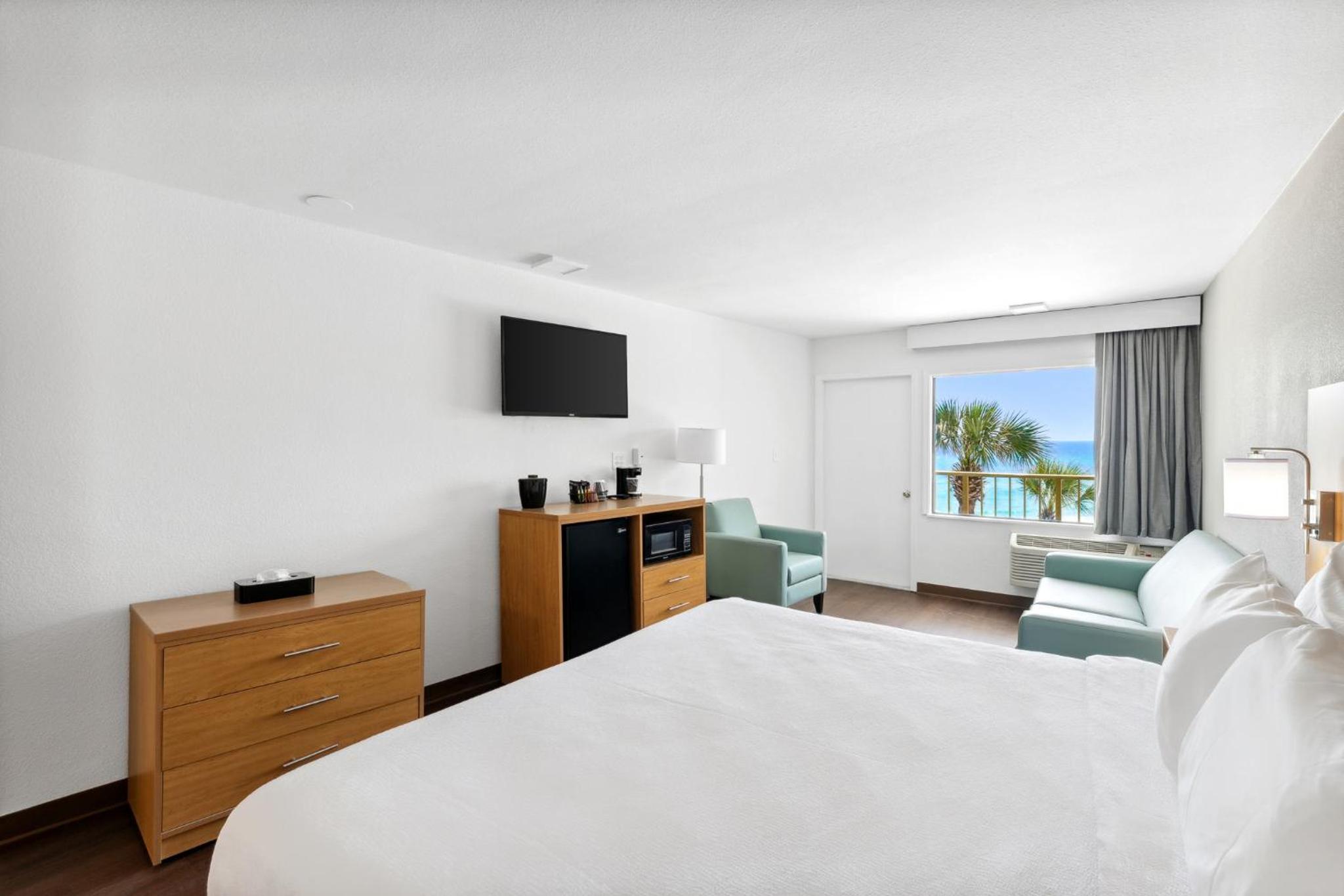 Beachfront Classic Room - King Bed