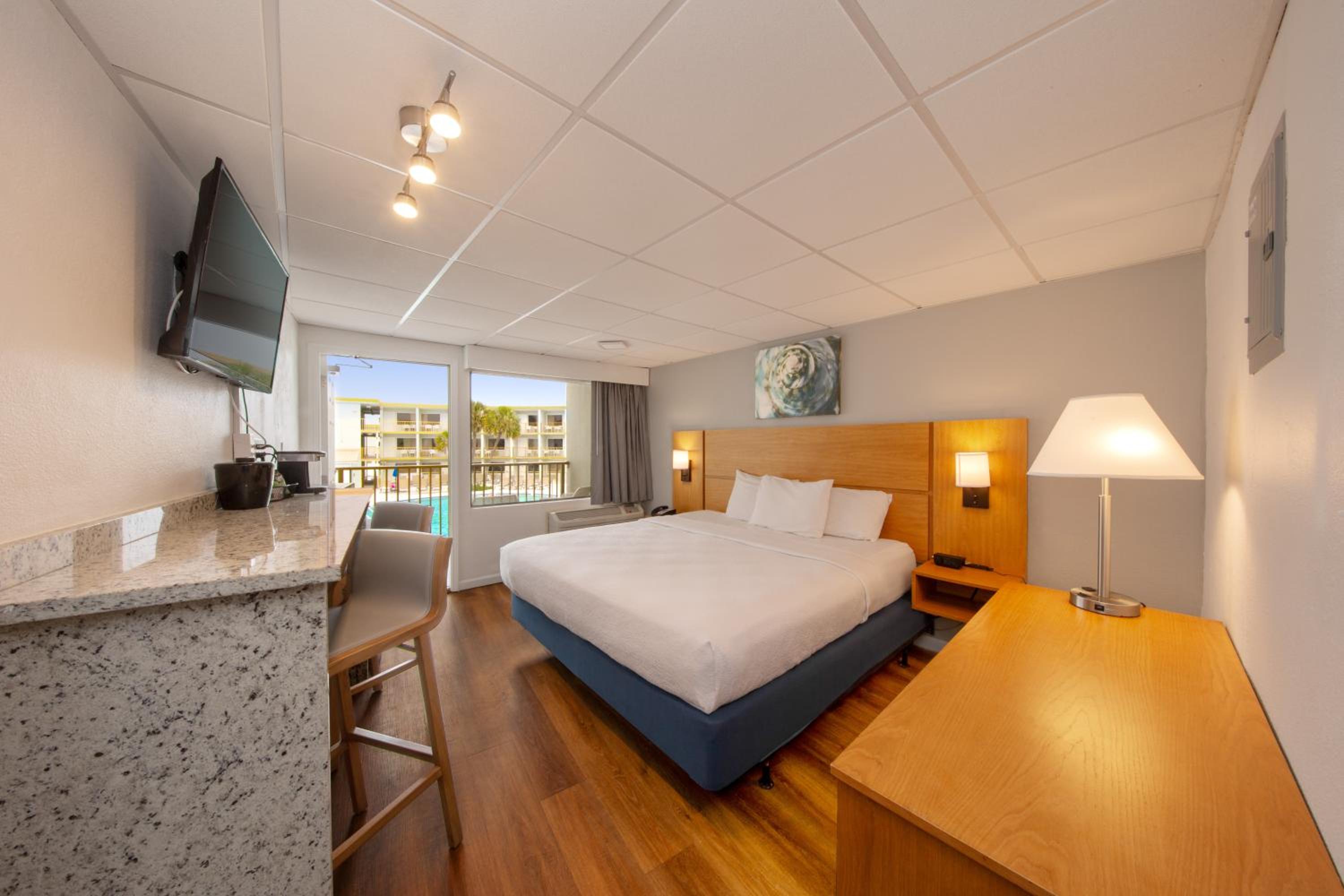 Chateau Beachfront Hotel, a By the Sea Resort