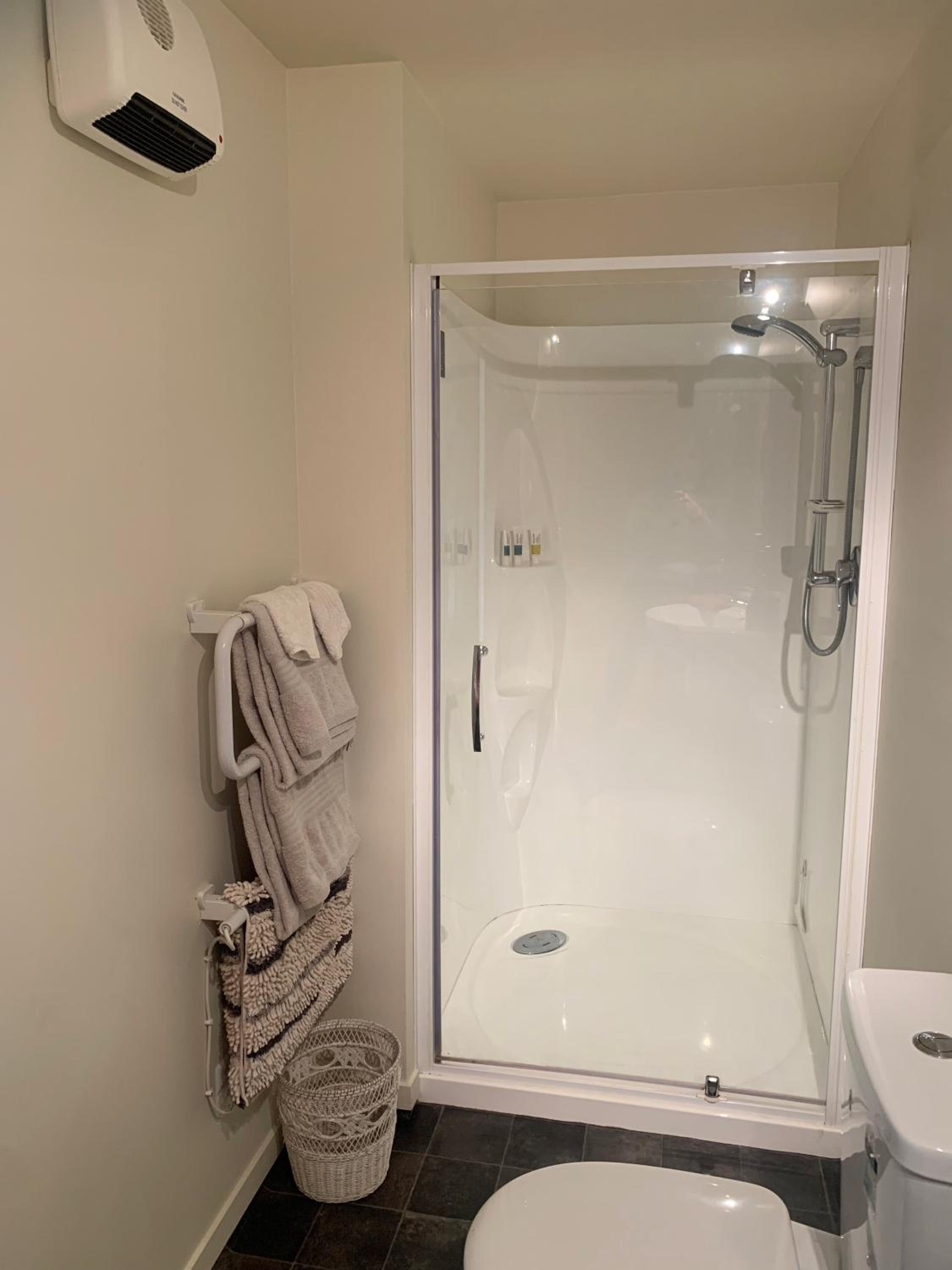Double Room with Private Bathroom - Photo 5