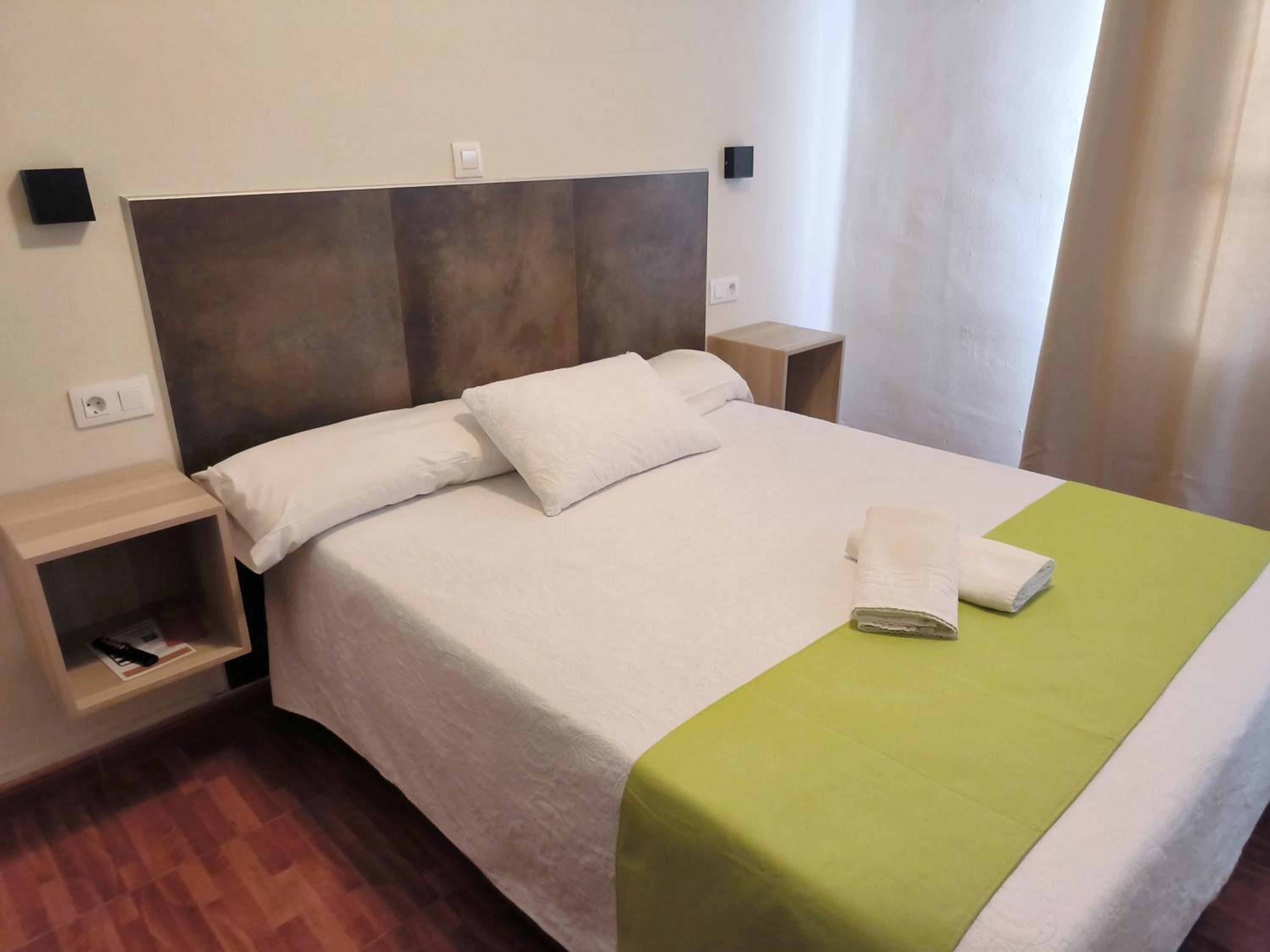 Habitación Doble con Baño Privado